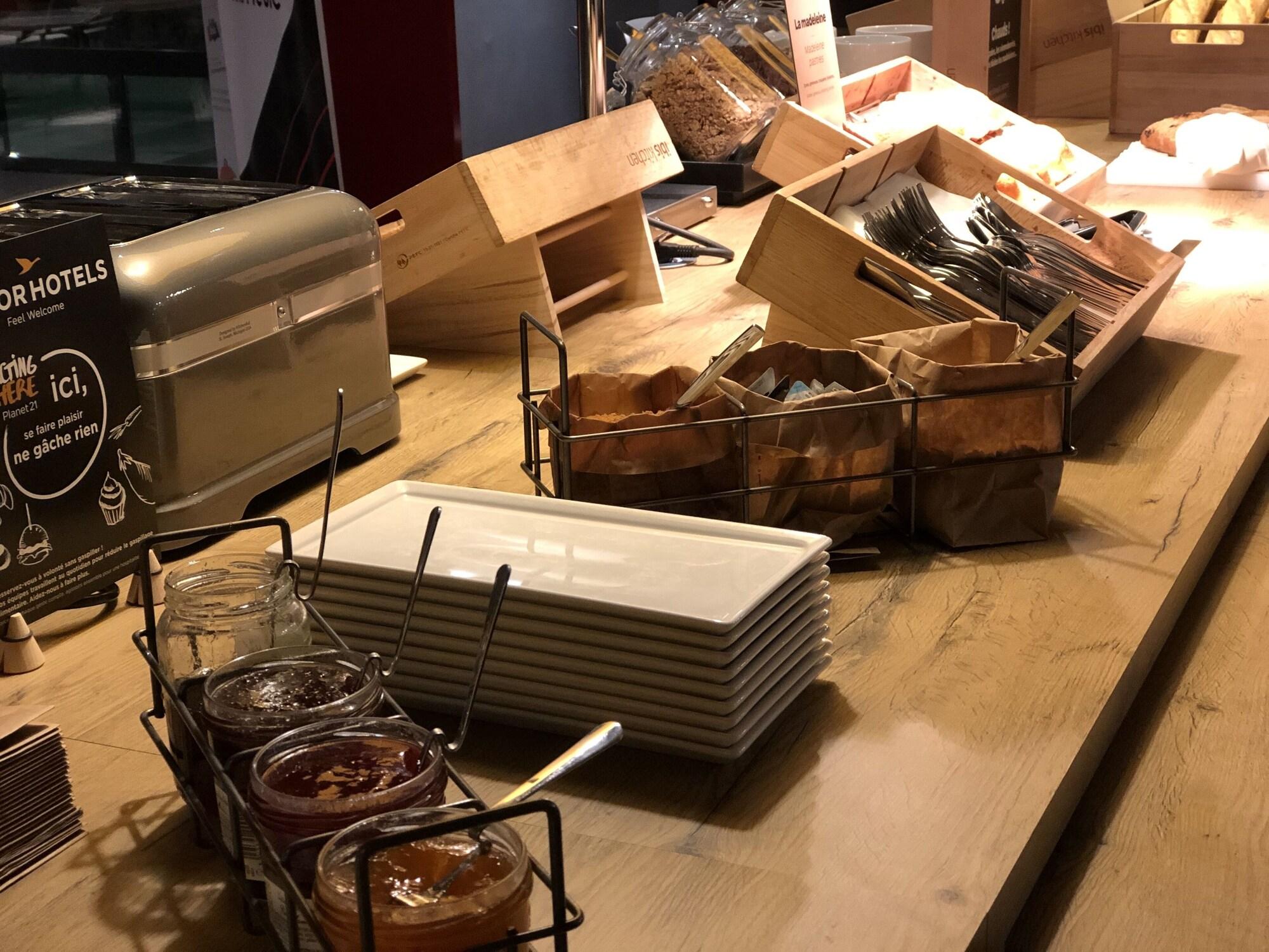 Bar/Salón ibis Melun Hotel