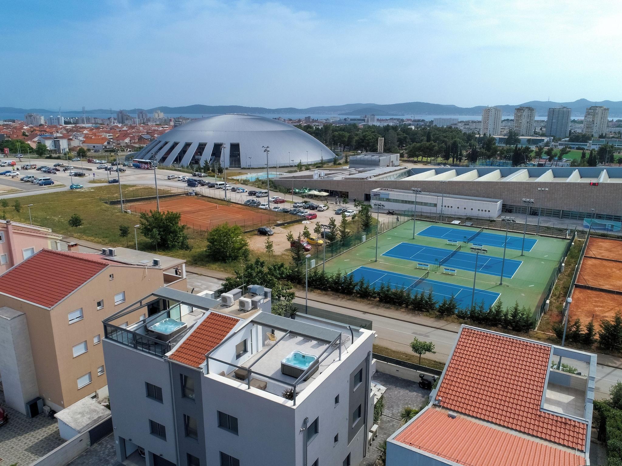 Vista Exterior Luxury Majpruz Suites