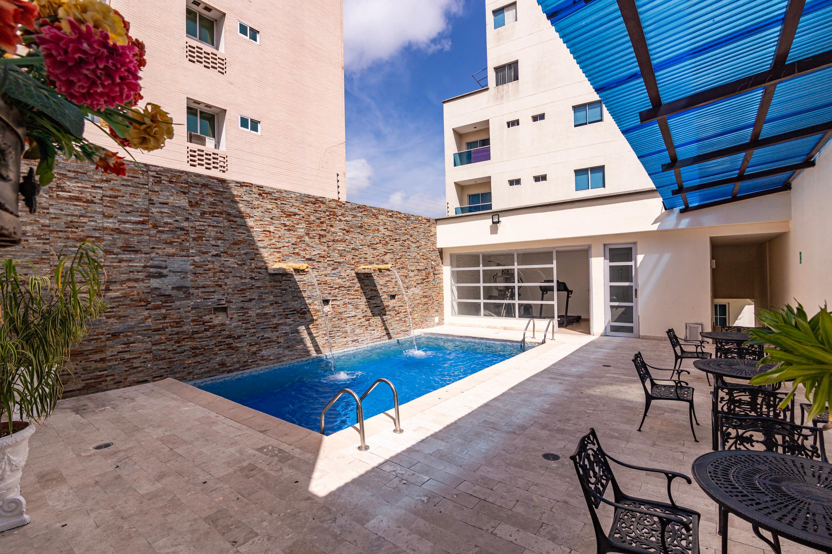 Vista Piscina Hotel Continental Plaza