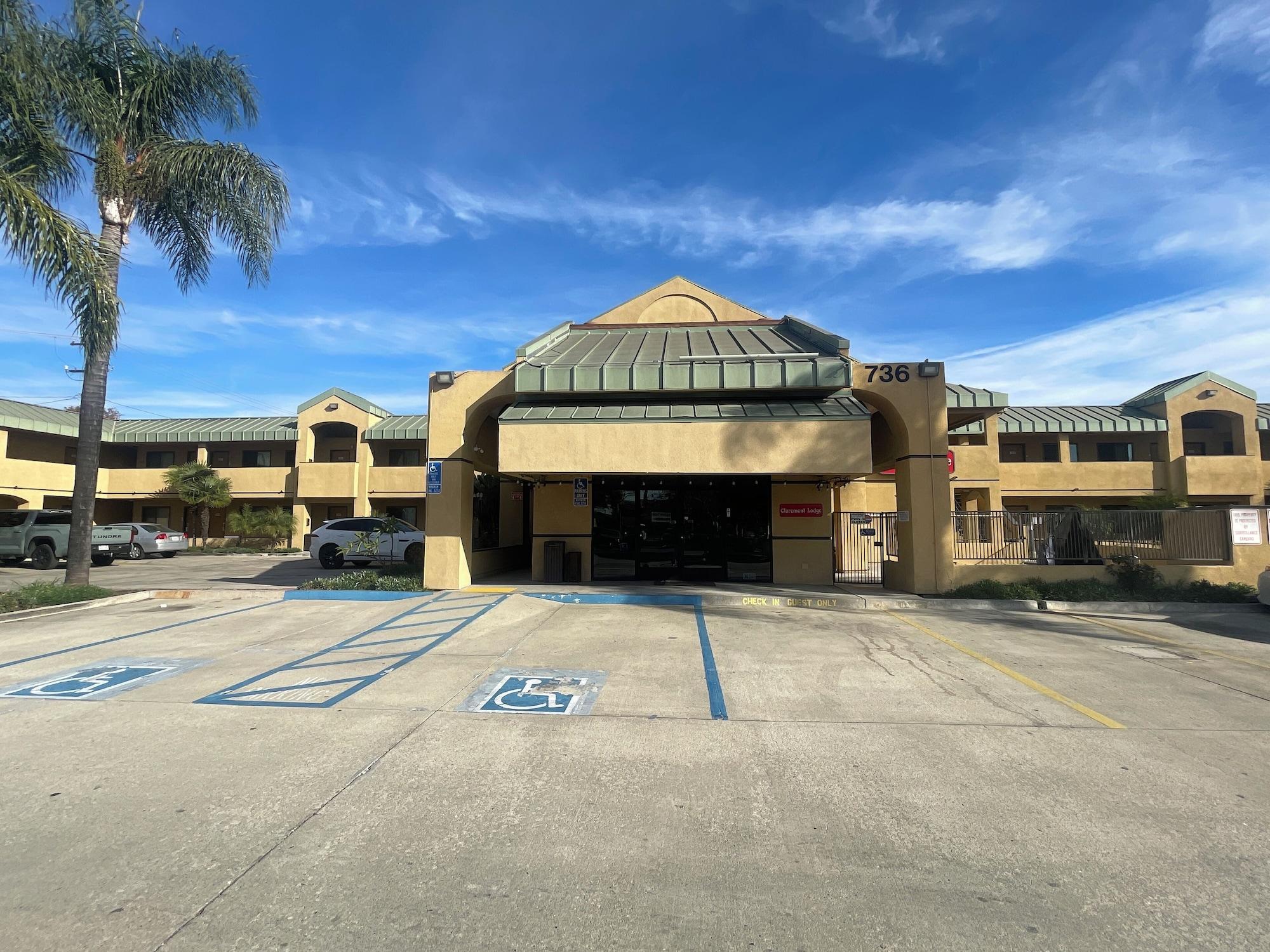 Vista Exterior Claremont Lodge