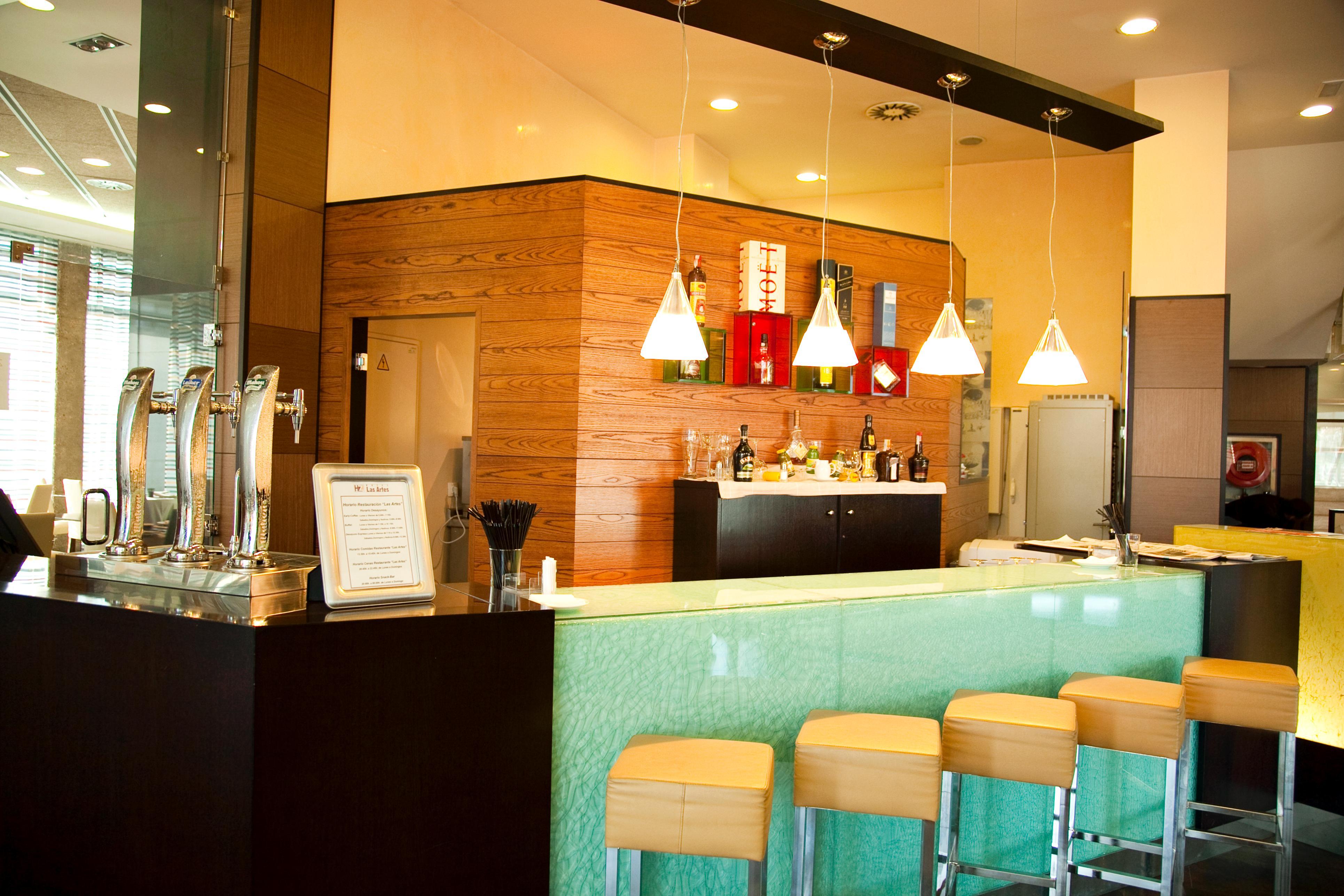 Bar/Salón Sercotel Las Artes Pinto