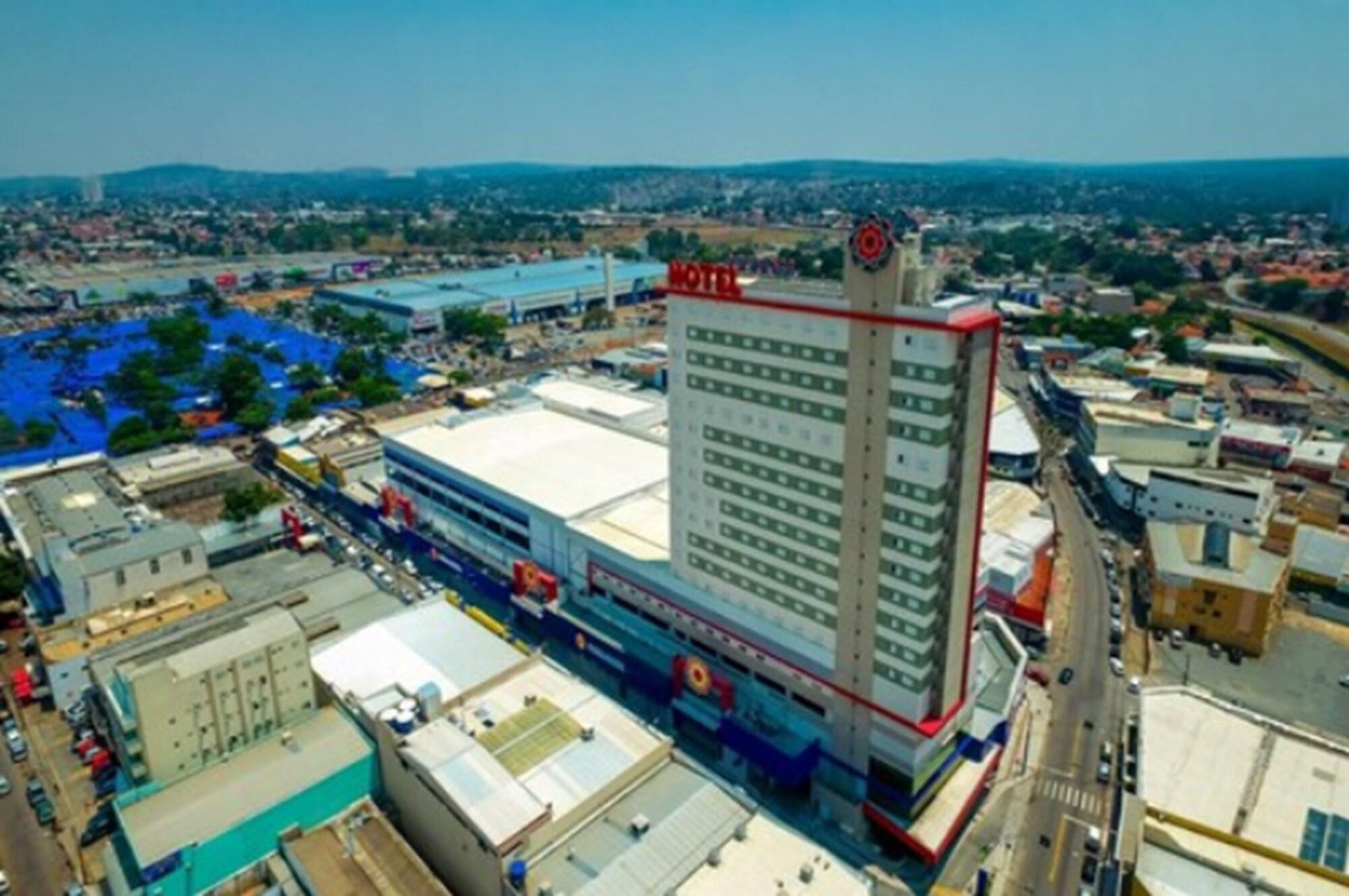 Vista Exterior Mega Moda Hotel