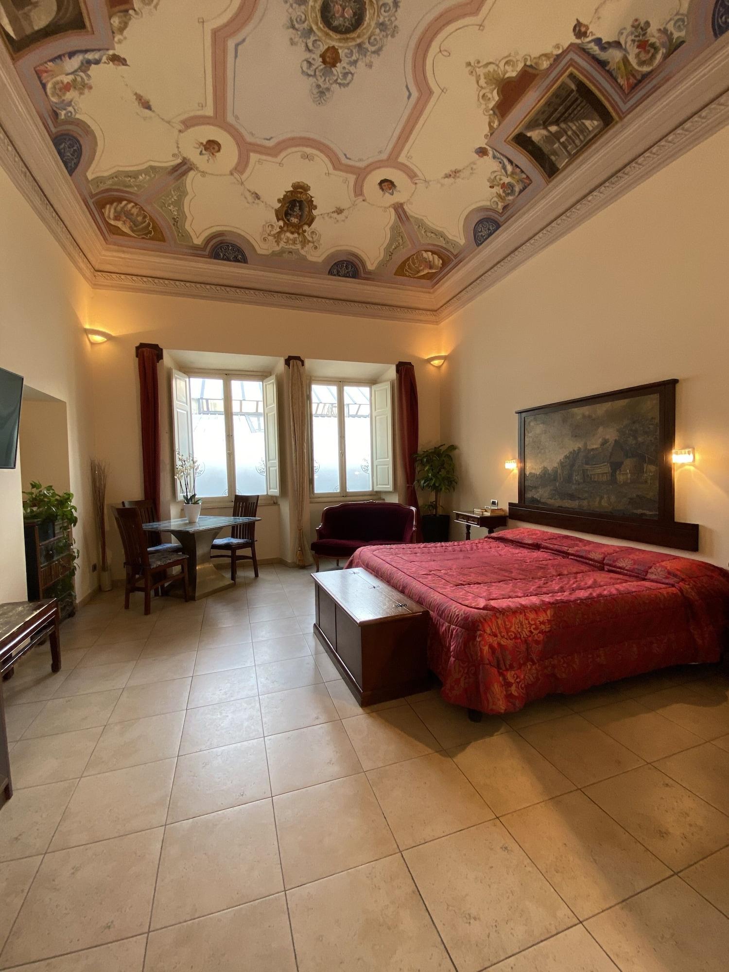 Varios Vogue Hotel