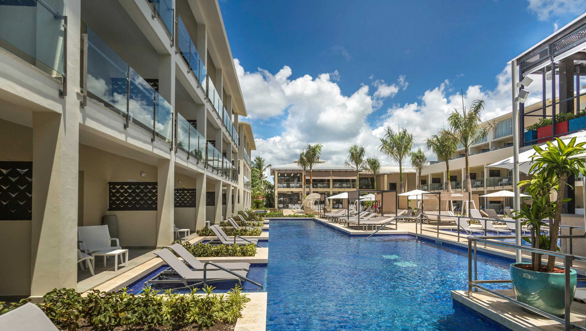 Vista Exterior Catalonia Royal La Romana Adult Only All Inclusive