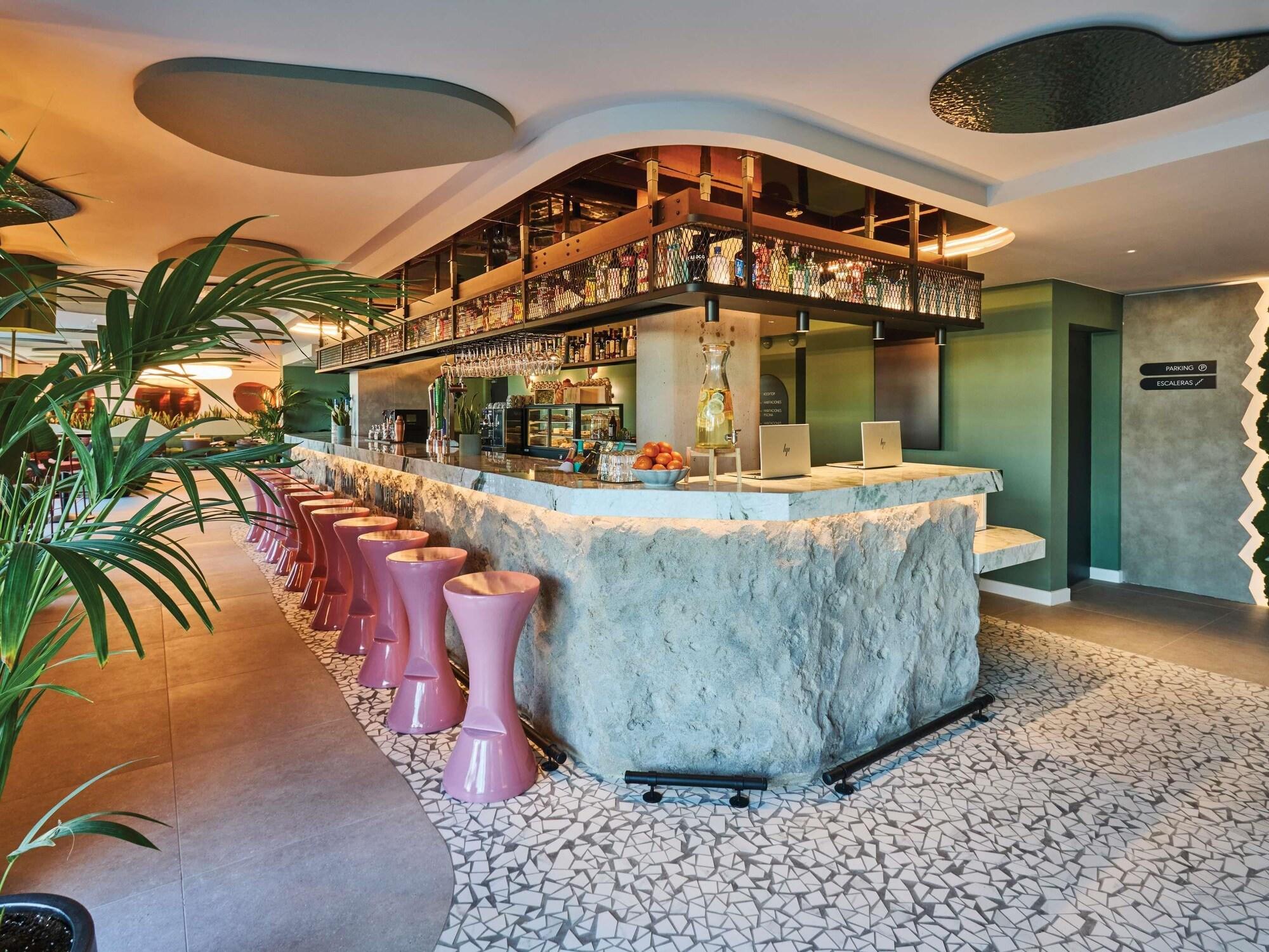 Bar/Salón ibis Styles Madrid Airport Valdebebas
