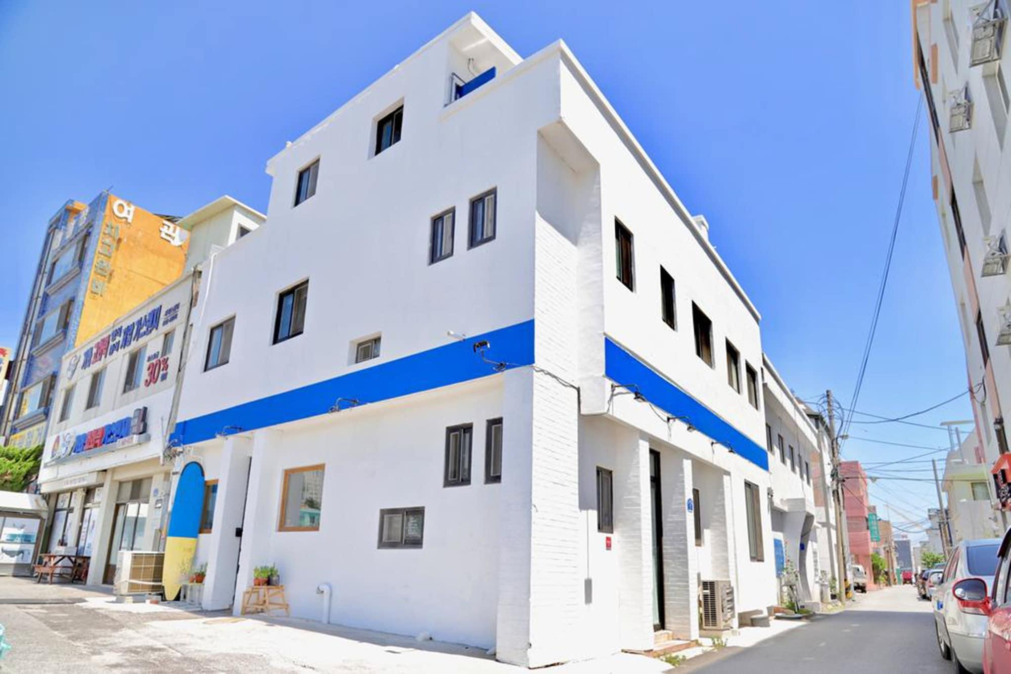 Vista Exterior Weekenders - Hostel