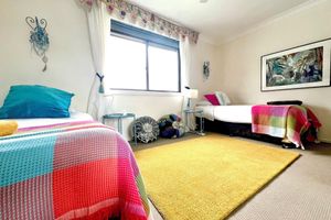 Alquiler Vacacional - Casa de Piña, 700 mts to Newport Beach, headland views, spacious 2 bedrm apt.