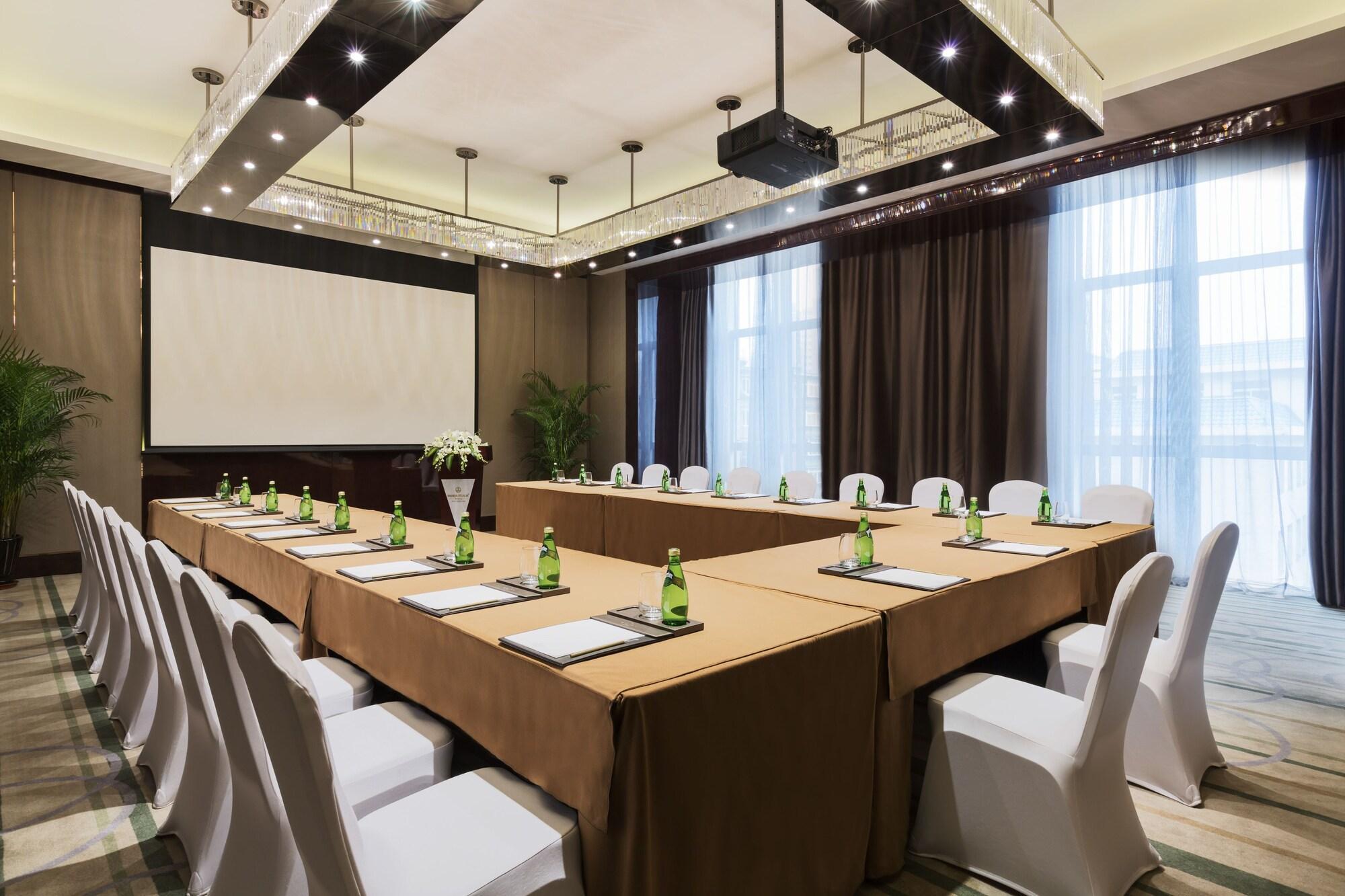 Centro de Negocios Wanda Realm Dandong