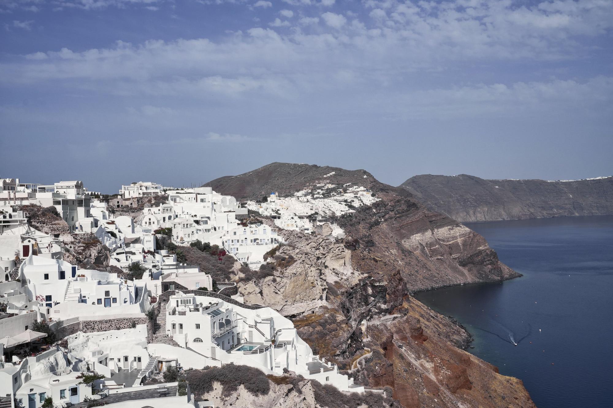 Playa Alisaris Caves