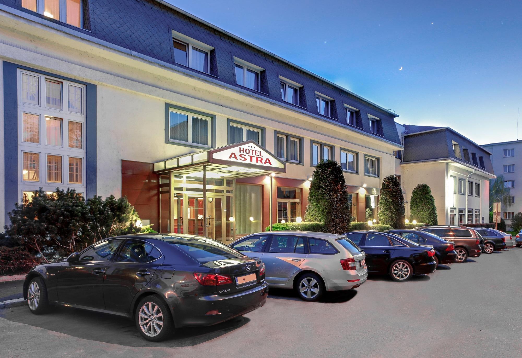Varios Hotel Astra