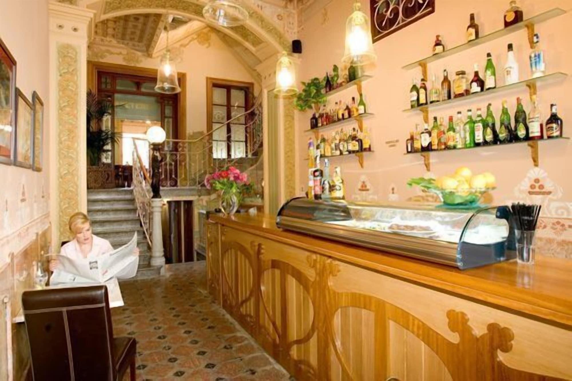 Bar/Salón Hotel La Vila