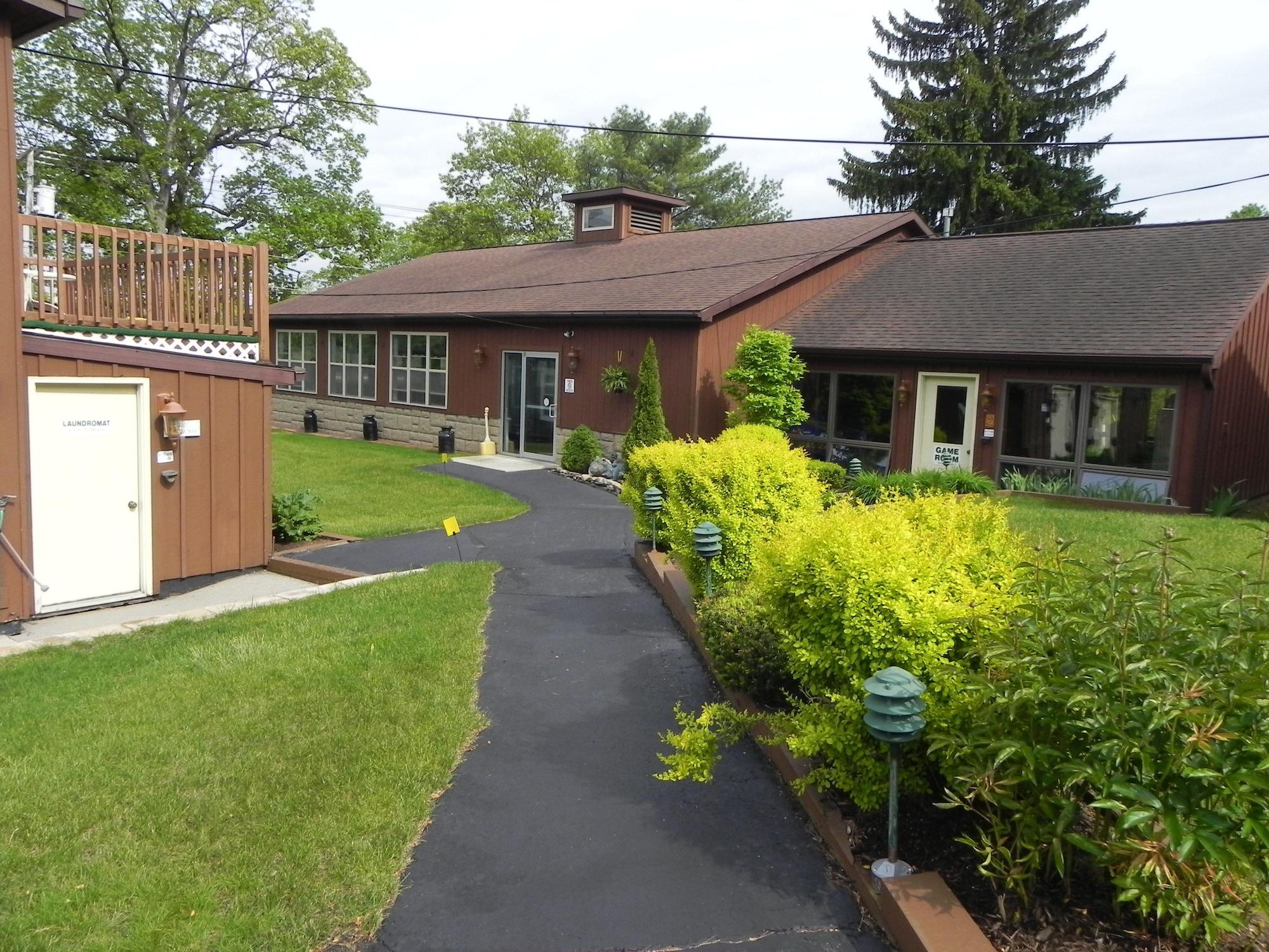 Vista Exterior Motel 6 Lake George, NY – Adirondacks