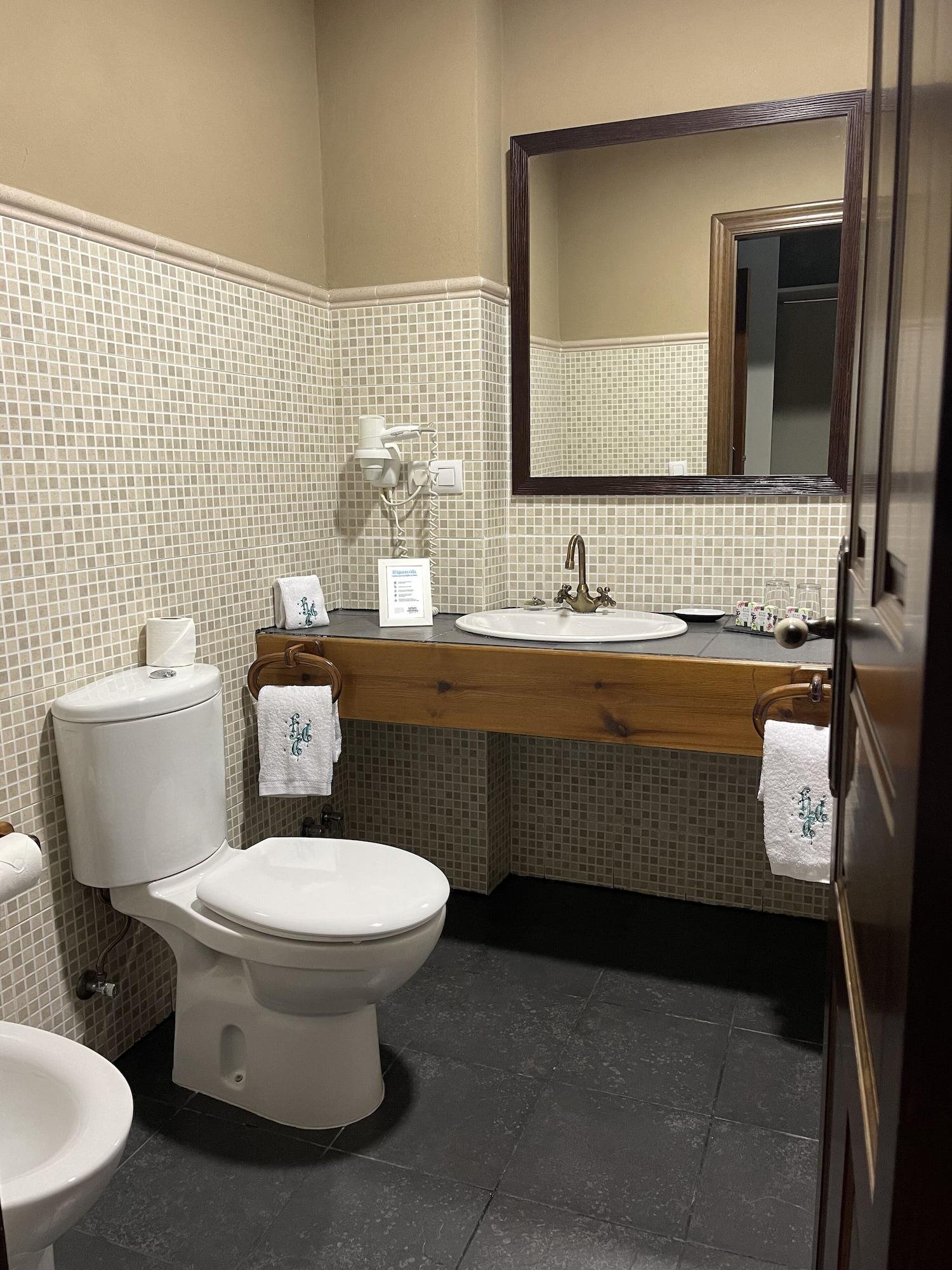 Equipamiento de Habitación Casona de Cefontes