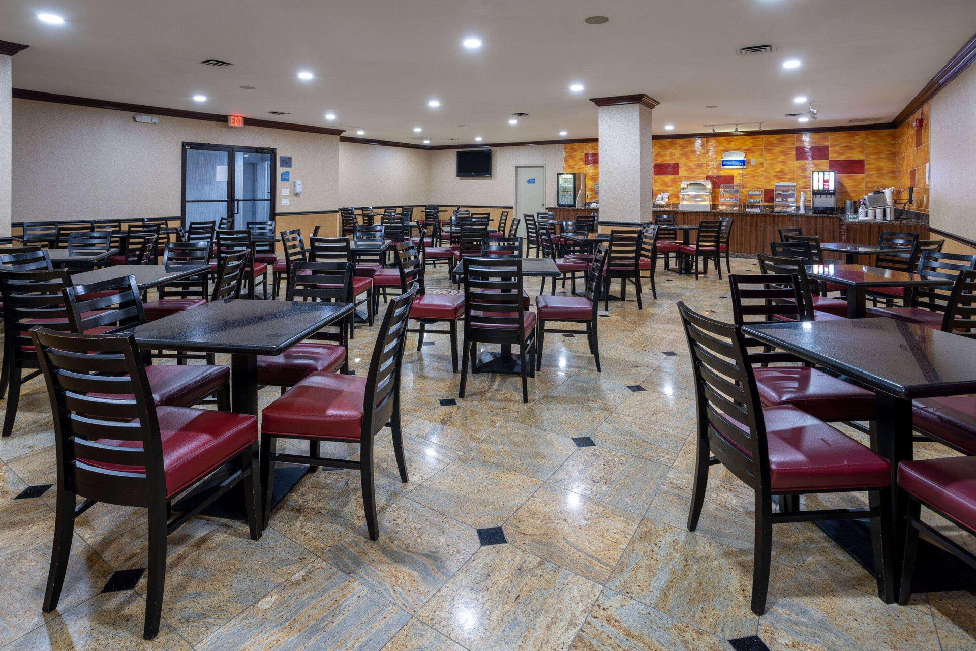Restaurant Days Hotel by Wyndham North Bergen /NYC Area