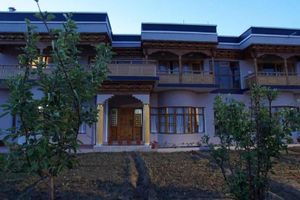 Alojamiento - Gopa Residency Temisgam Village