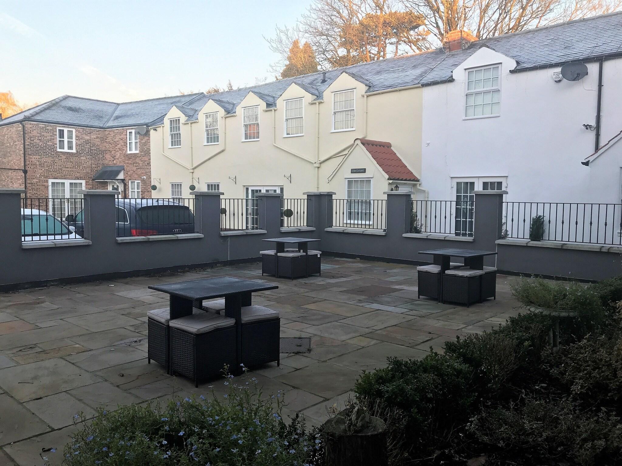 Varios The Croft Hotel