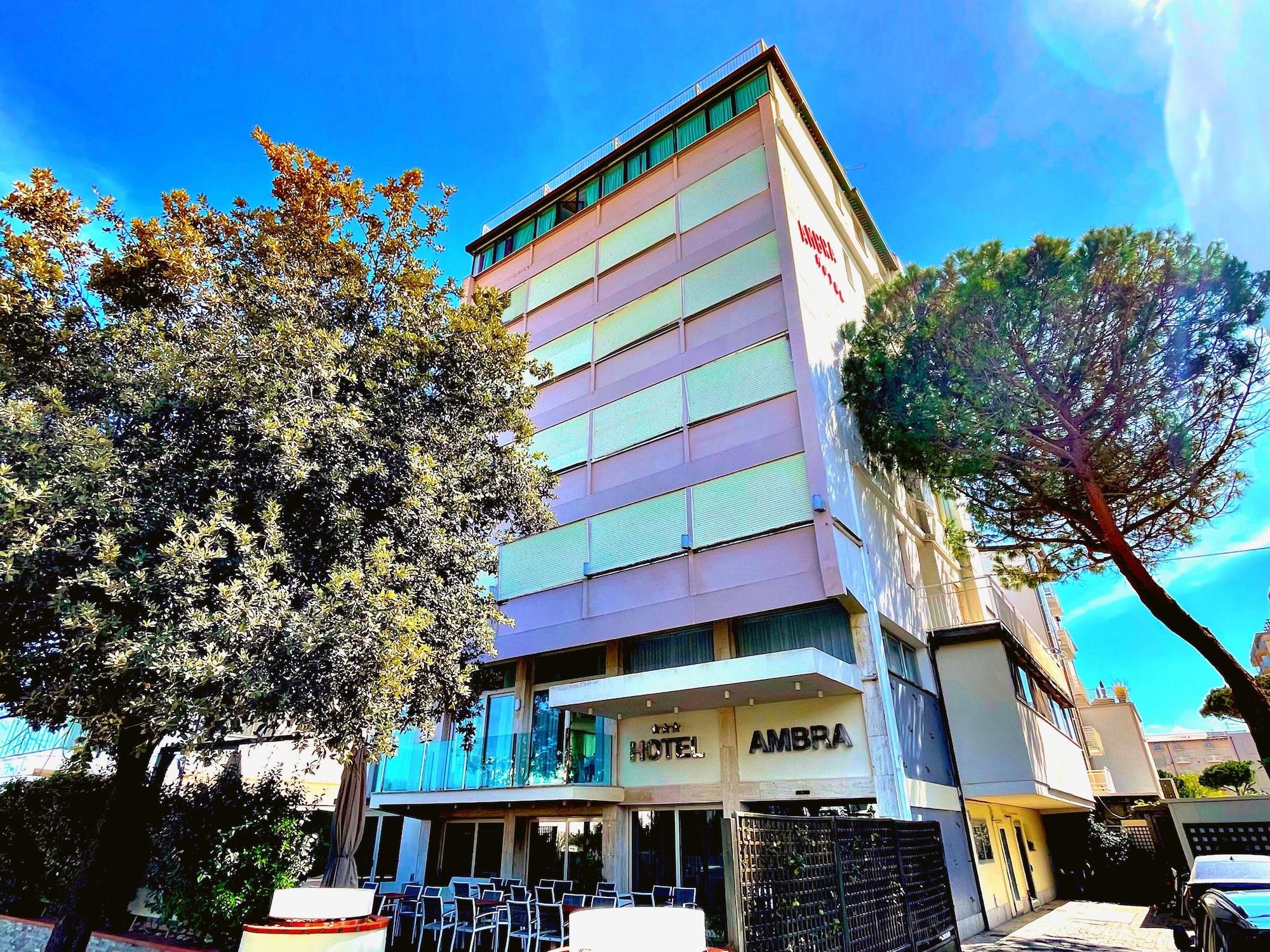 Vista Exterior Hotel Ambra