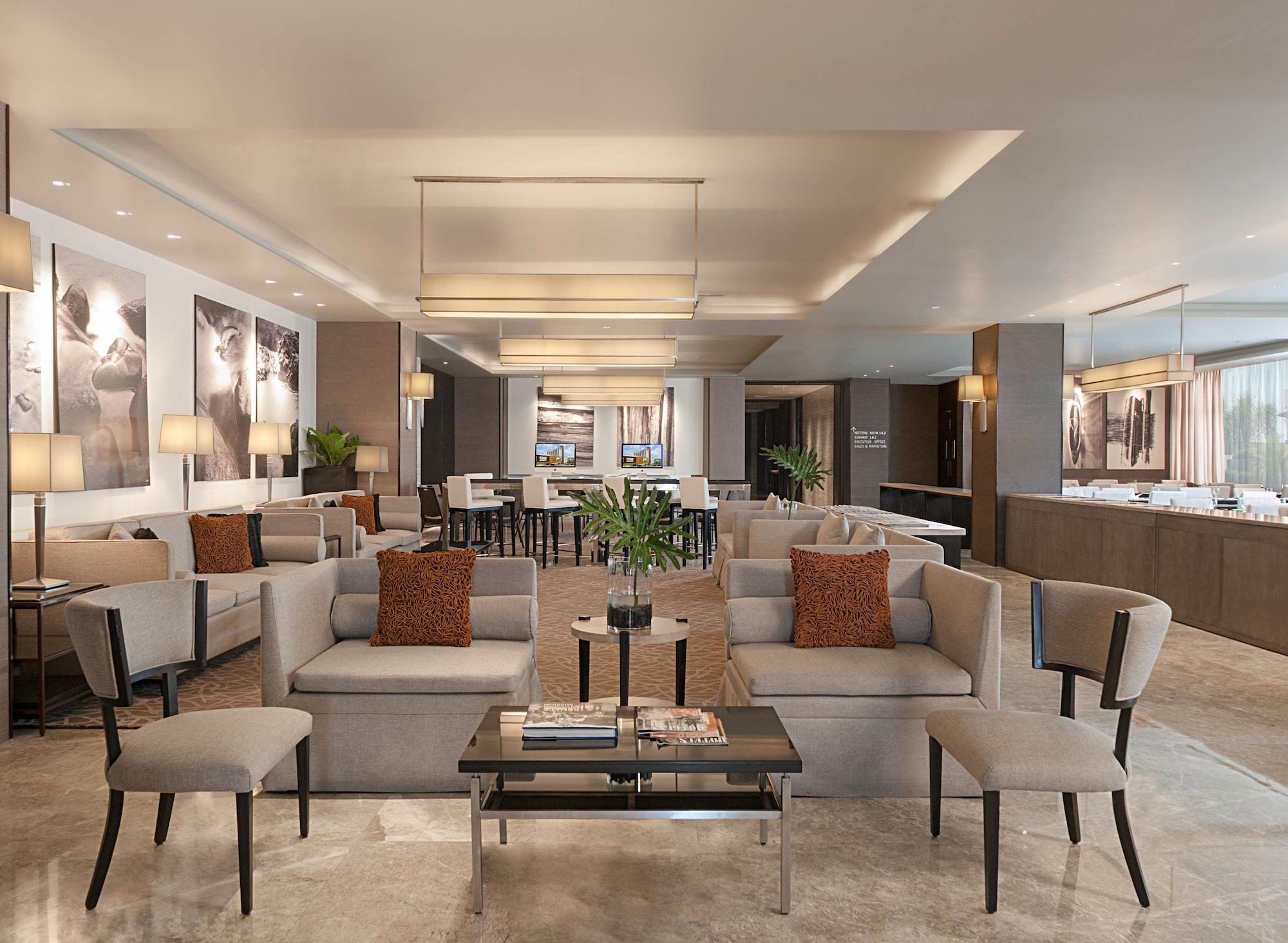 Vista Lobby Seda Centrio - Newly Renovated