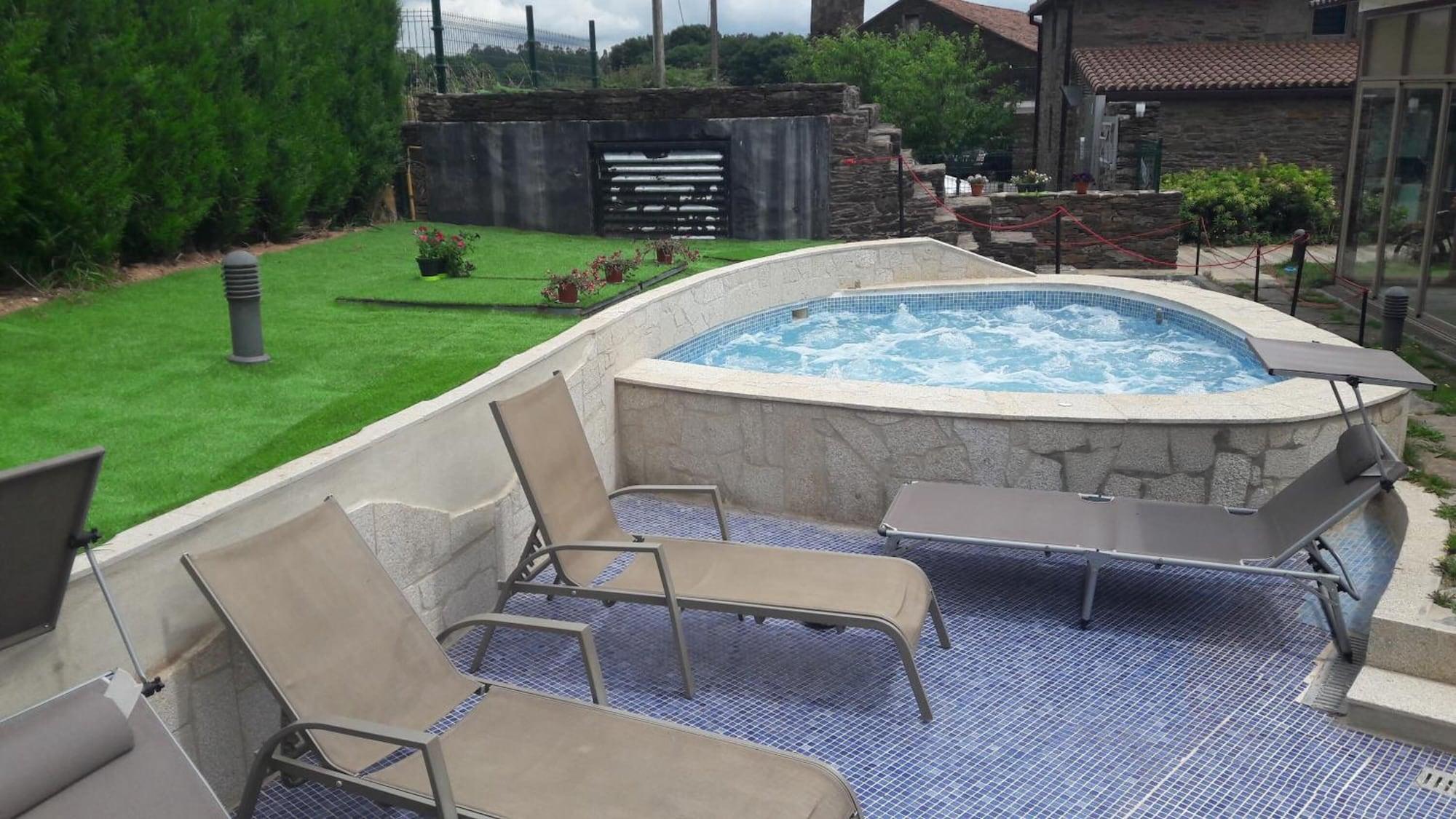 Vista Piscina Pensión Albergue Turístico Salceda