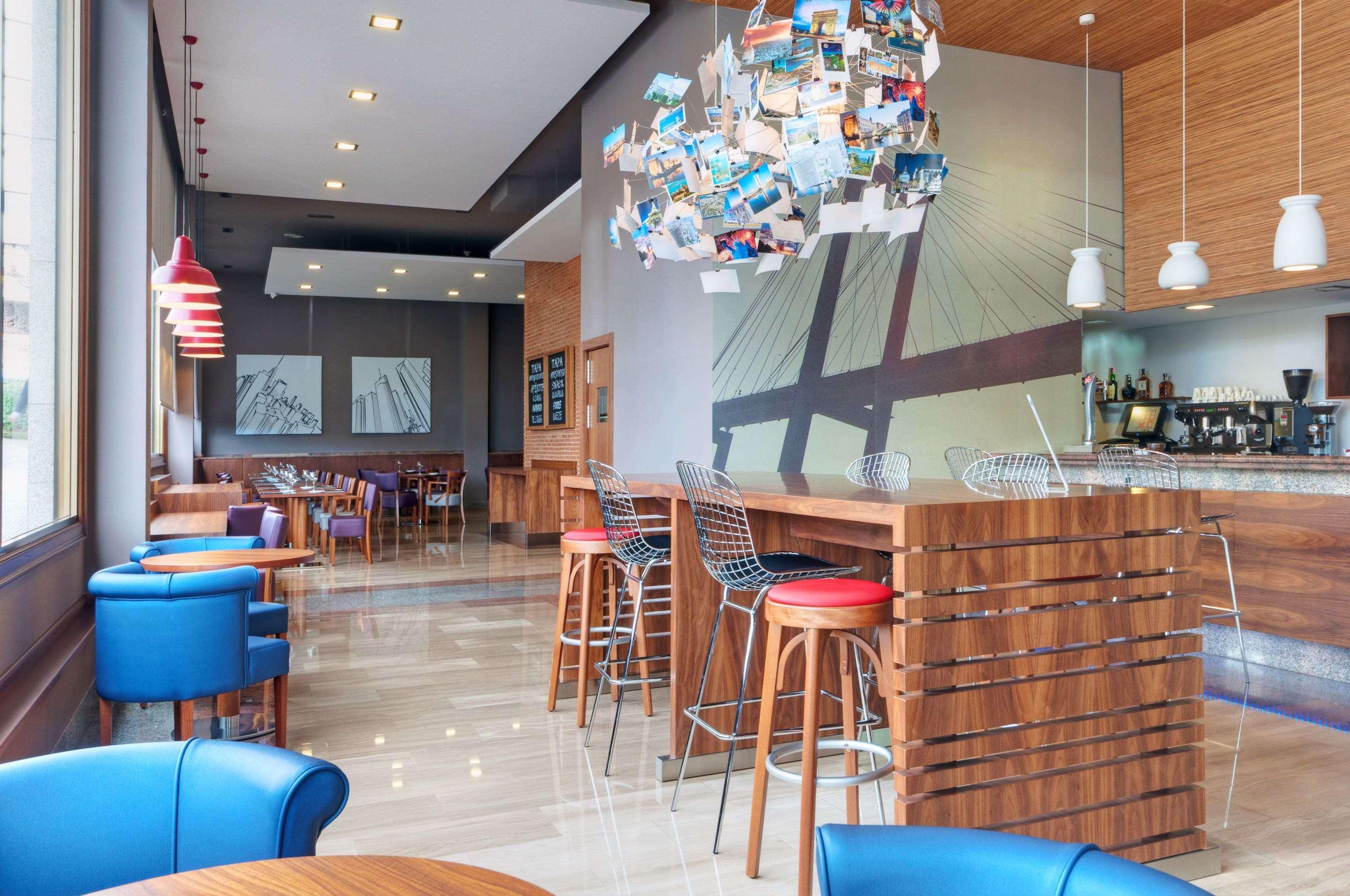 Bar/Salón Hotel Vigo Los Galeones Affiliated by Meliá
