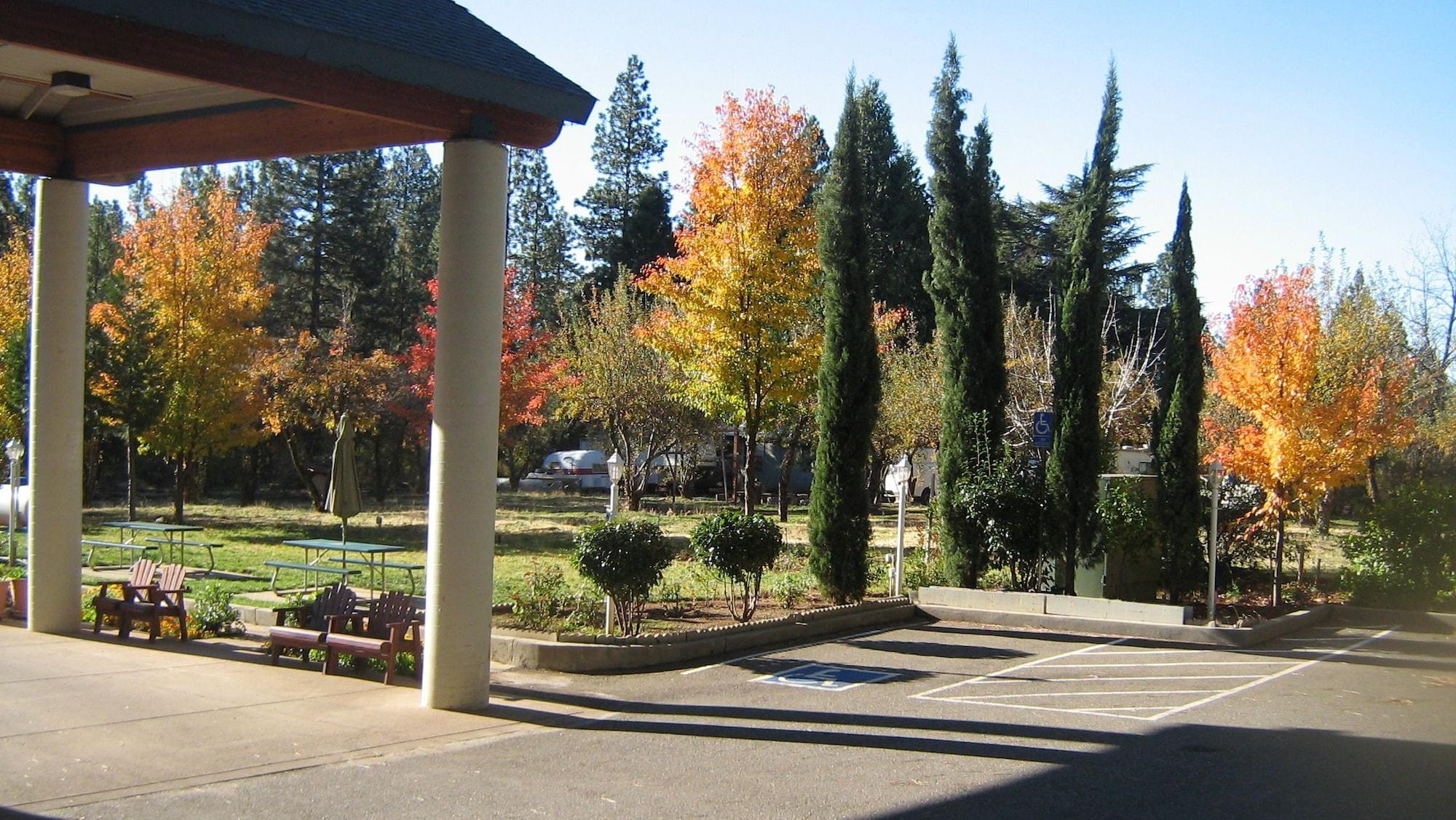 Vista Exterior Westhaven Inn Pollock Pines