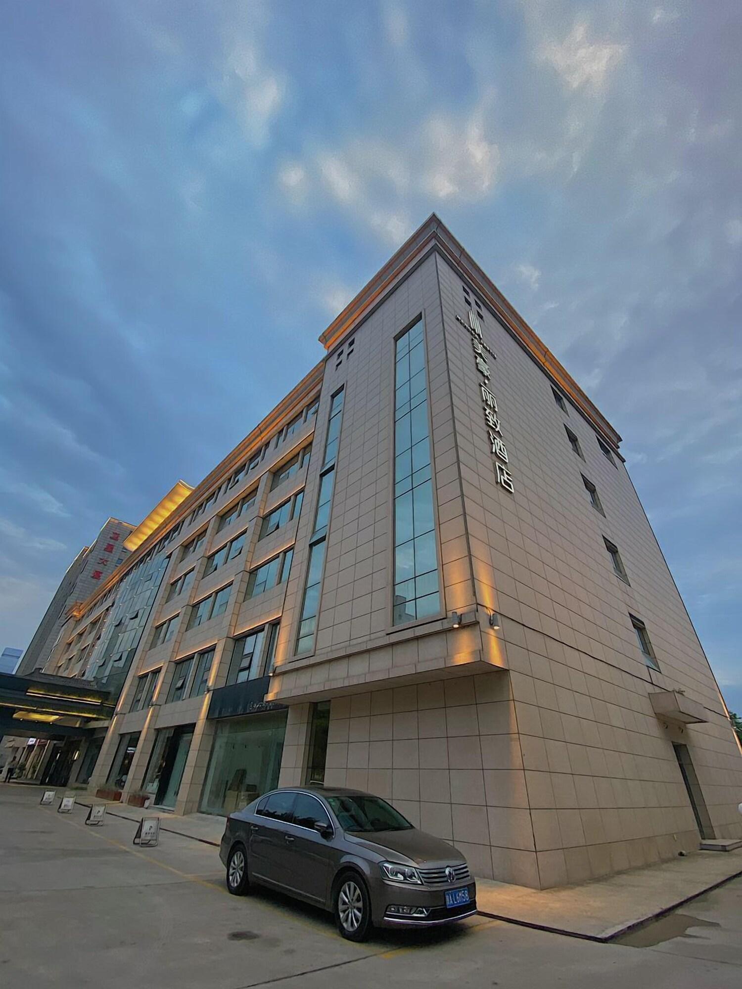 Vista Exterior LIZ Hotel