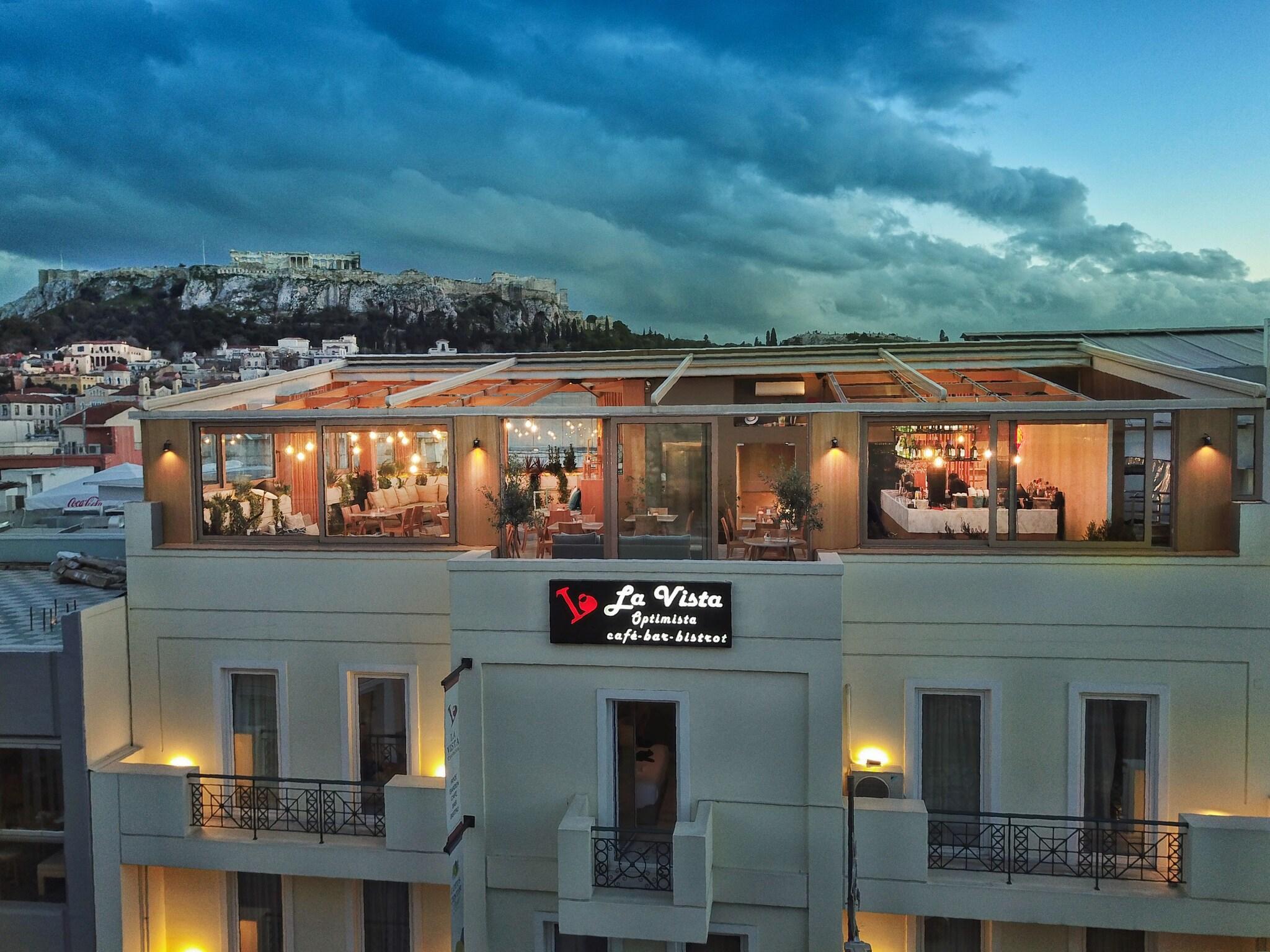 Vista Exterior Lotus Center Apartments