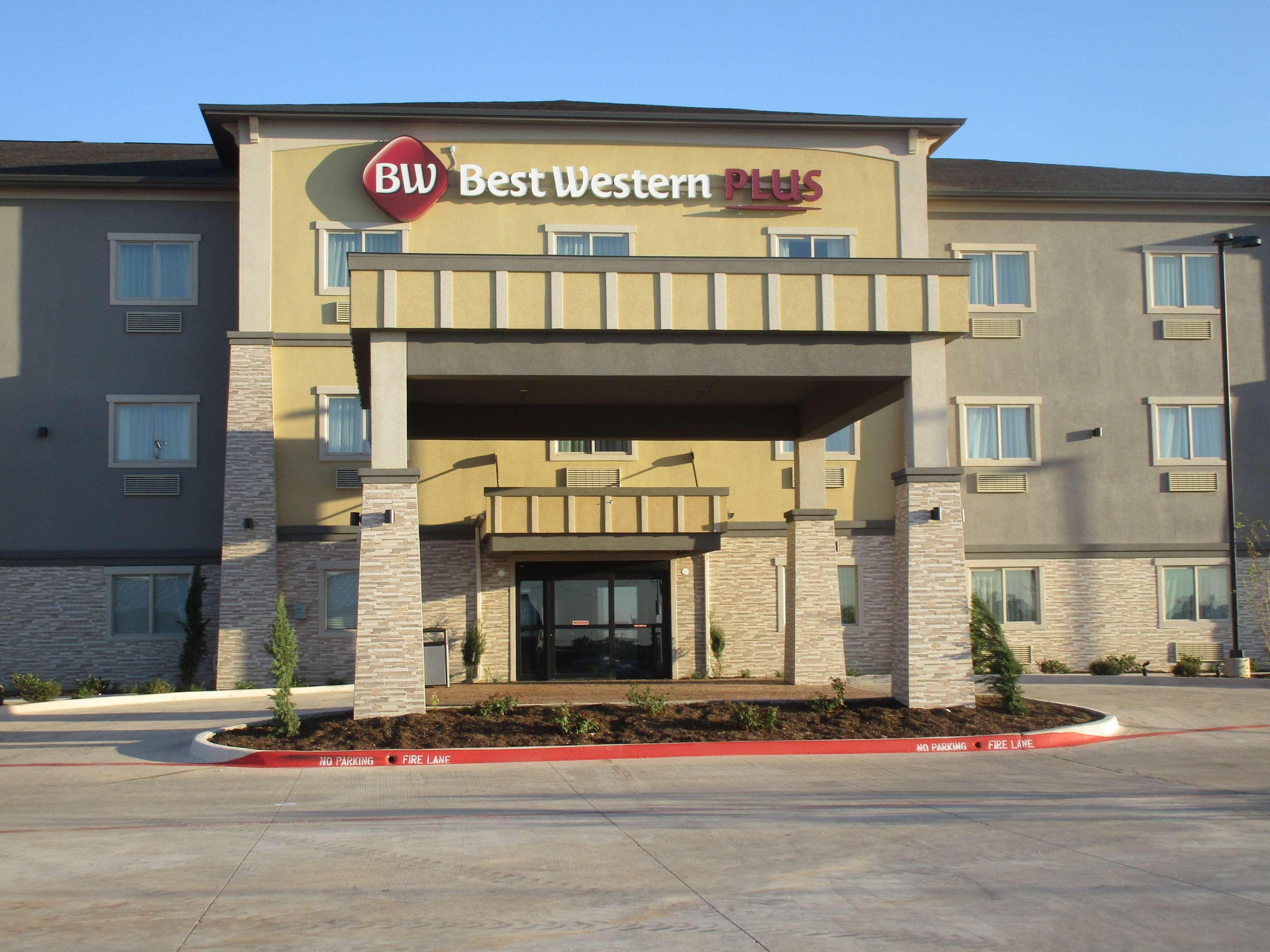 Vista Exterior Best Western Plus Lonestar Inn & Suites