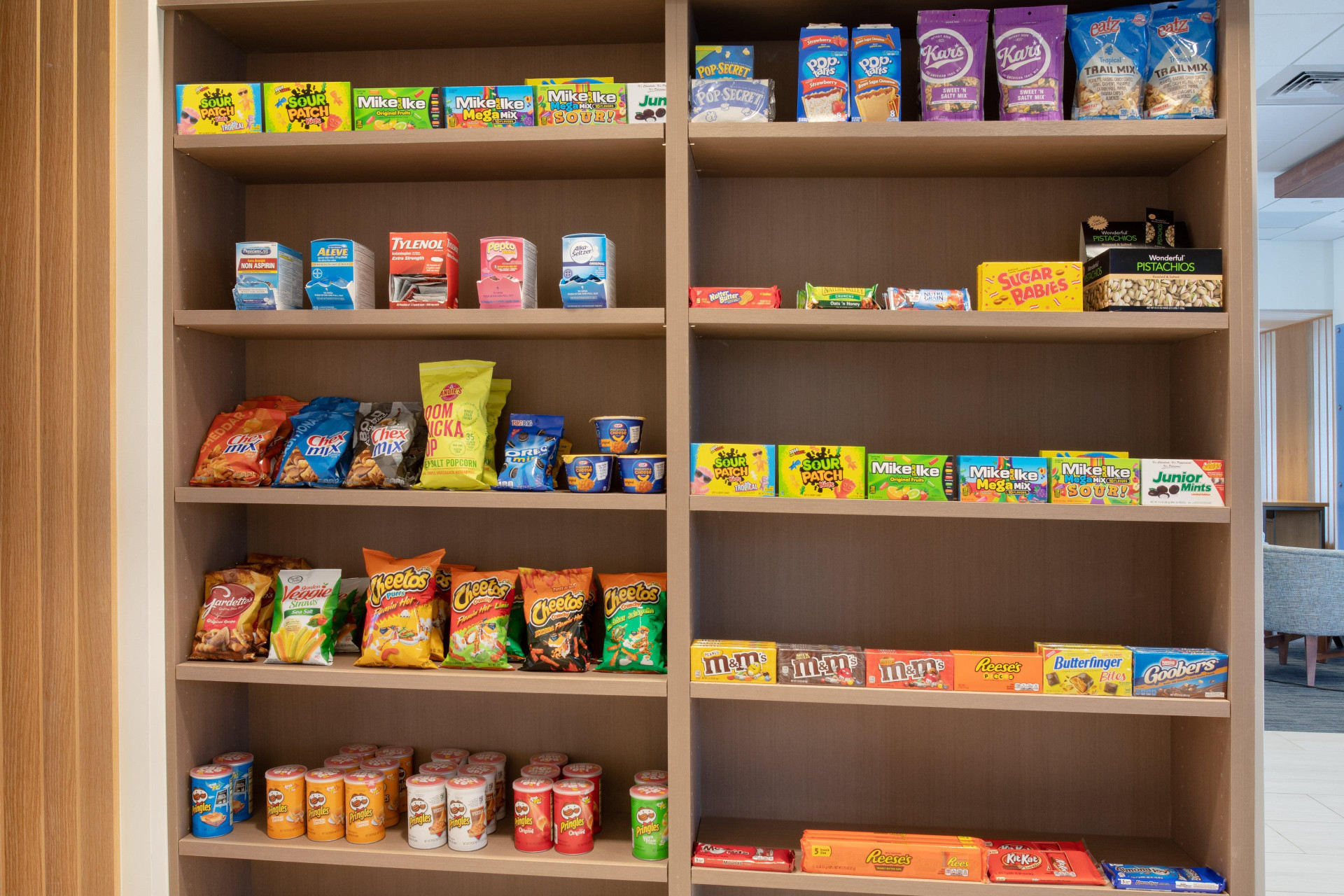 Vista Lobby Holiday Inn Express & Suites Ely by IHG