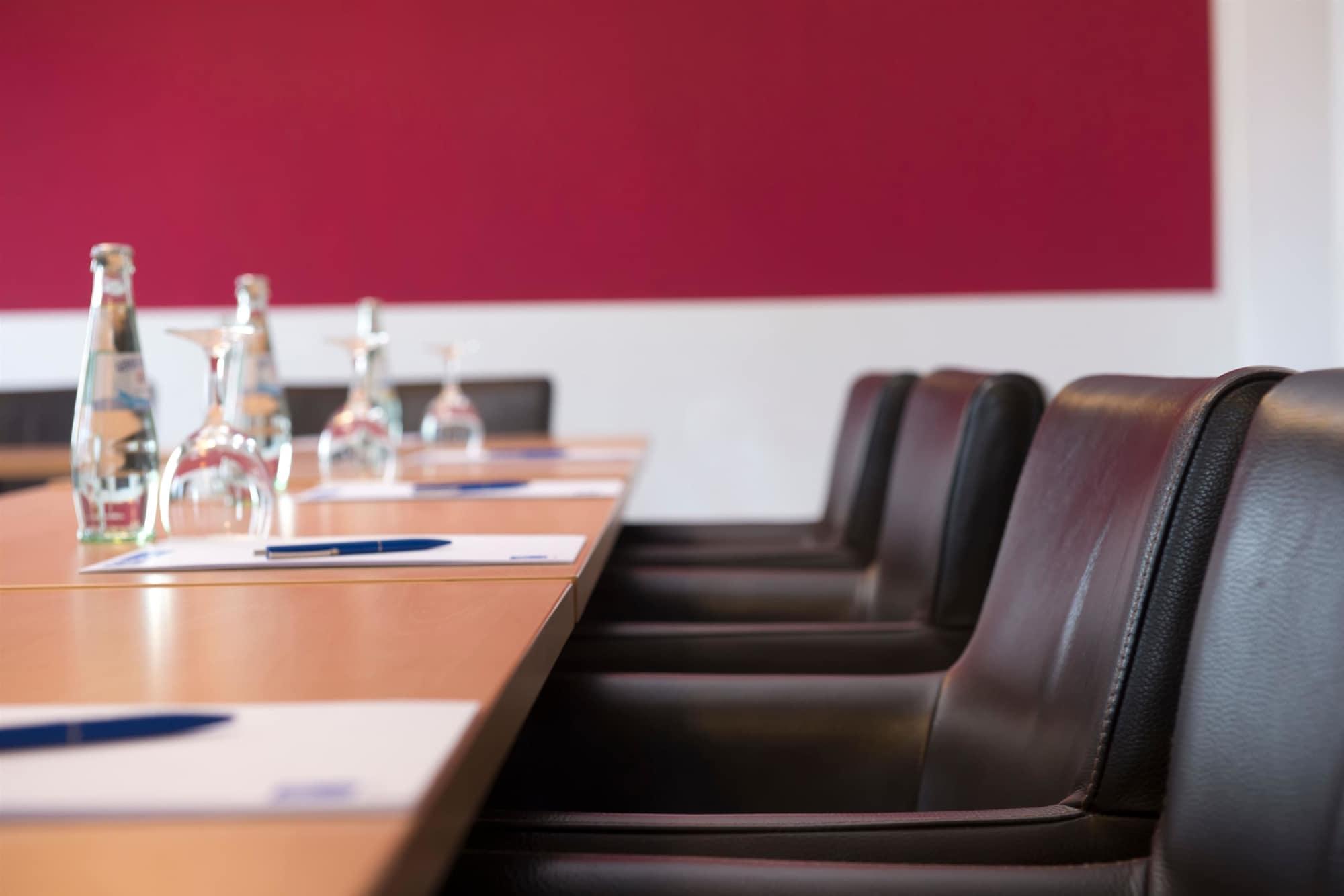 Sala de Reuniones TRYP by Wyndham Bremen Airport