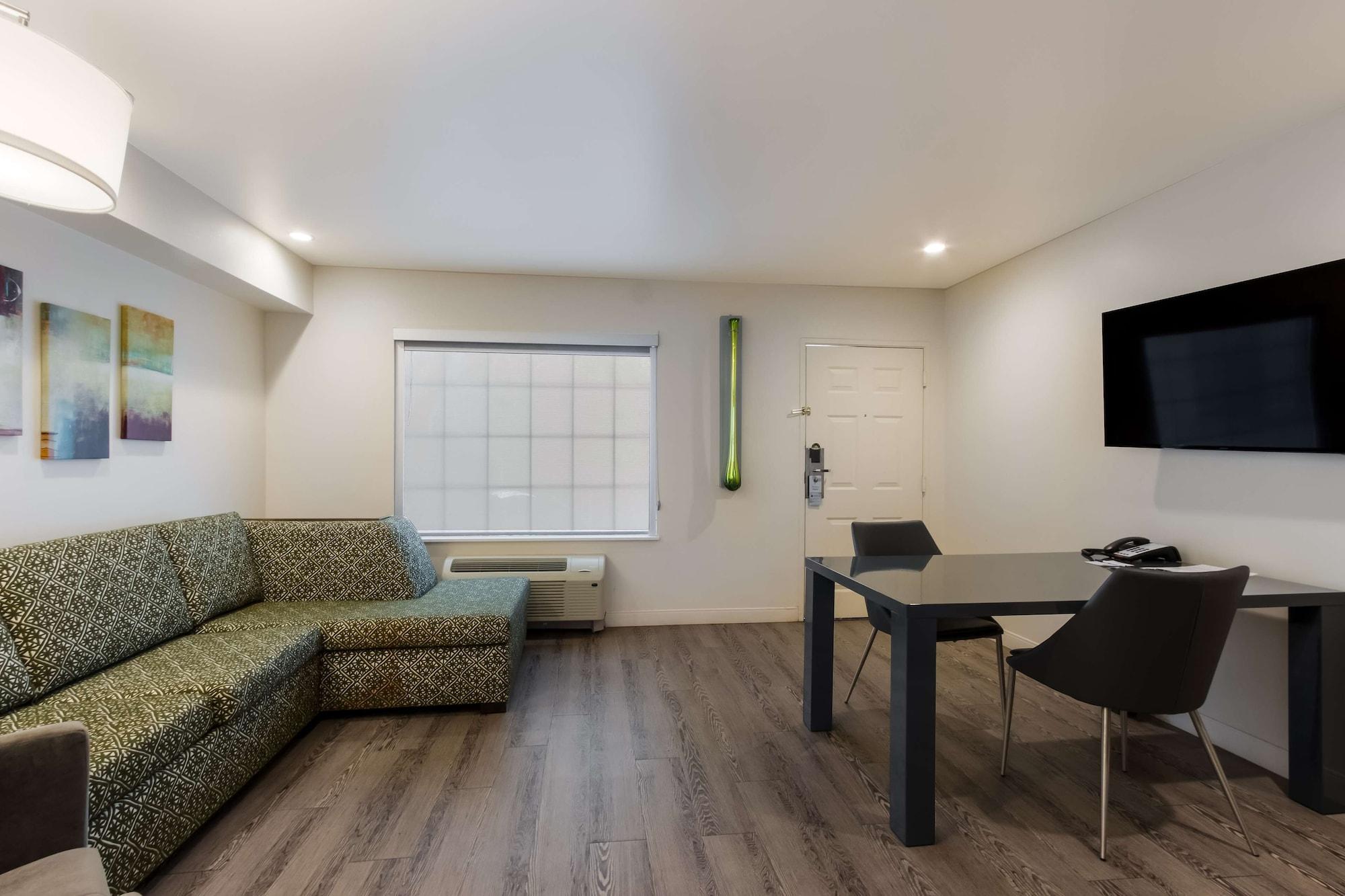 Habitación SureStay Plus Hotel by Best Western Tempe University
