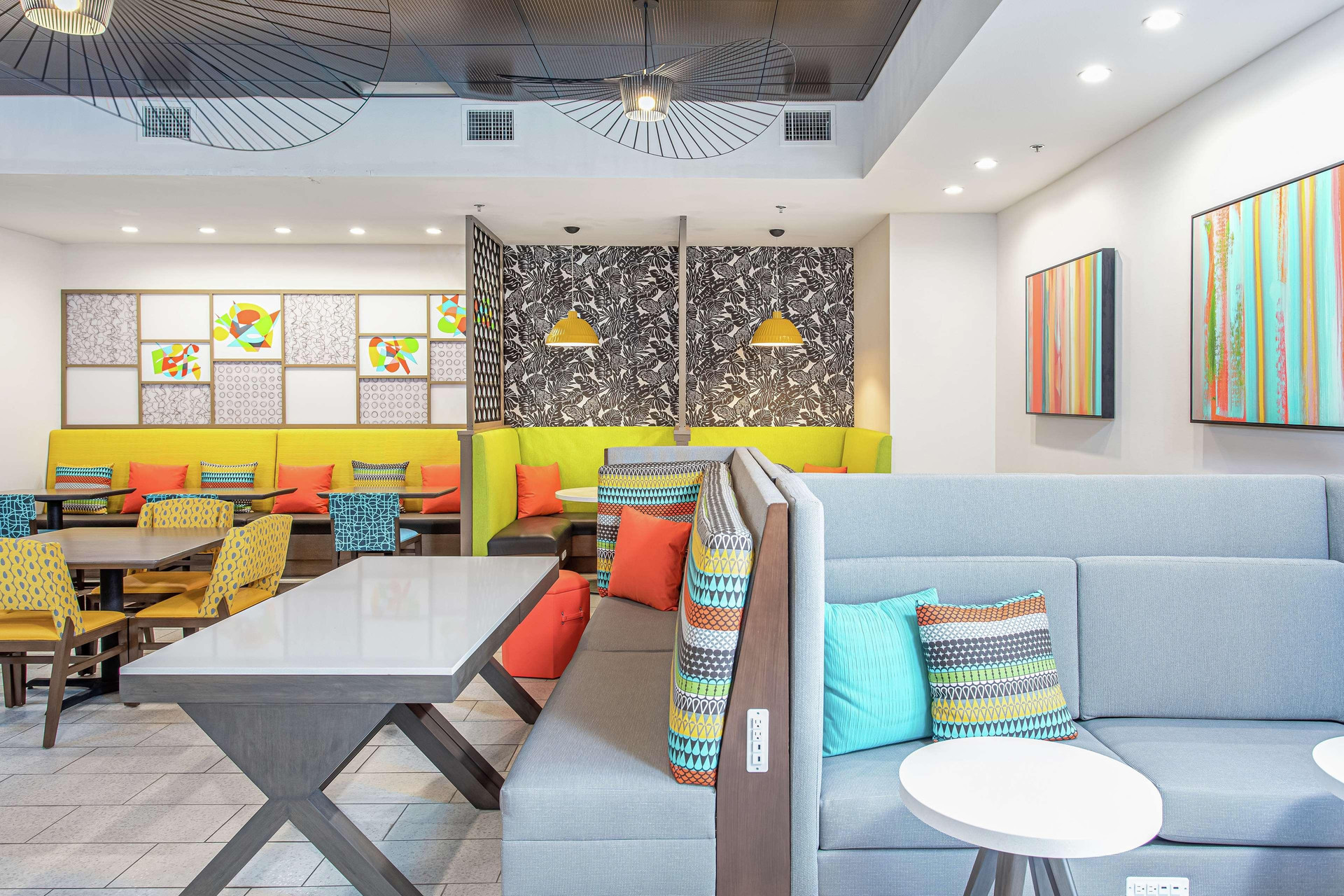 Vista Lobby Hampton Inn Pensacola Beach