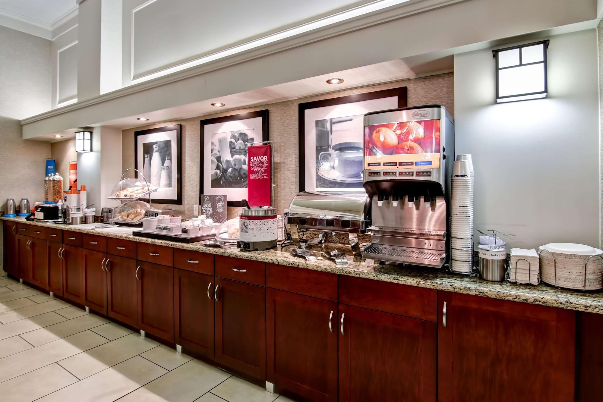 Restaurant Hampton Inn & Suites by Hilton Calgary-Airport