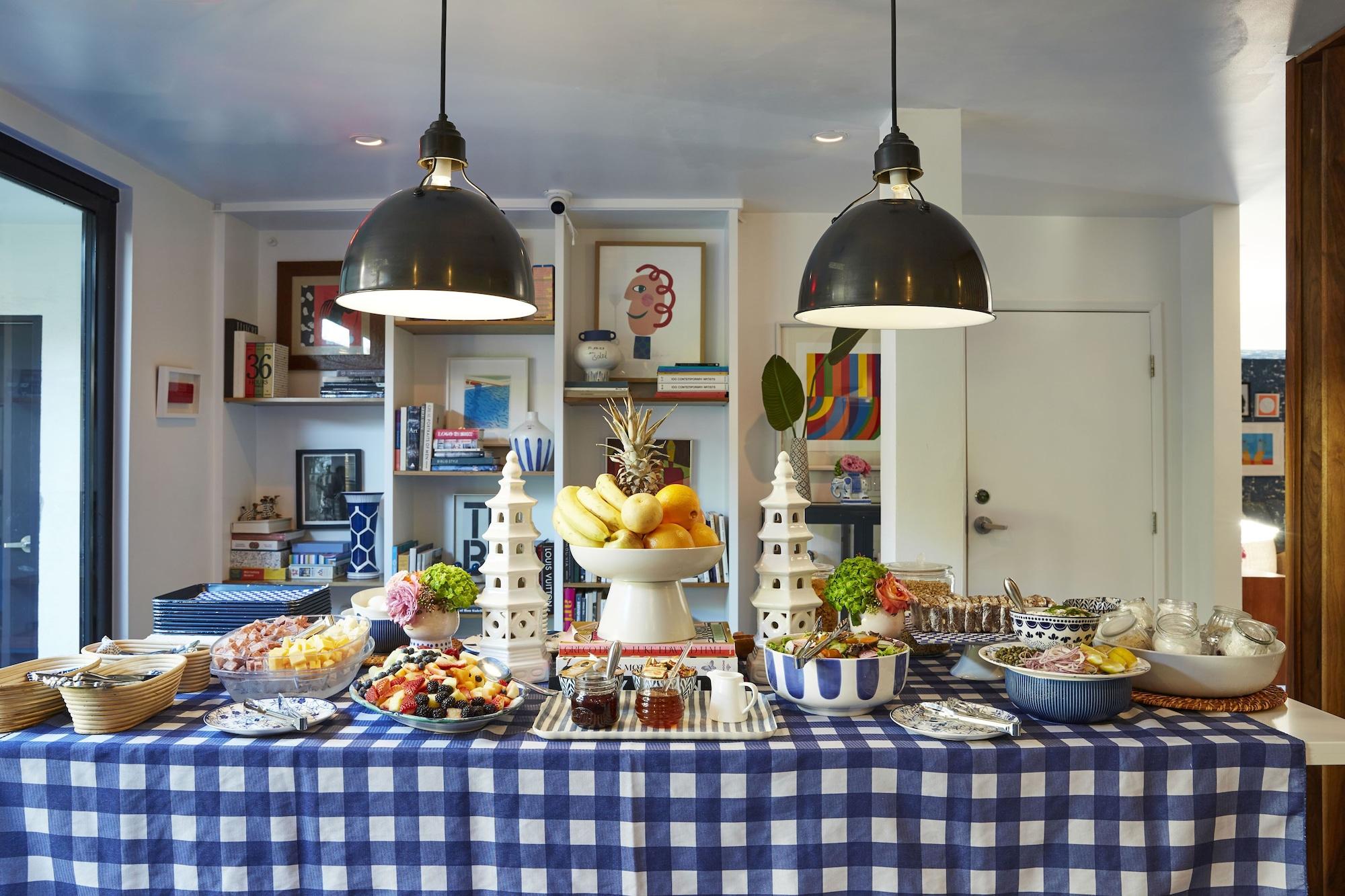 Restaurant Holiday House Palm Springs