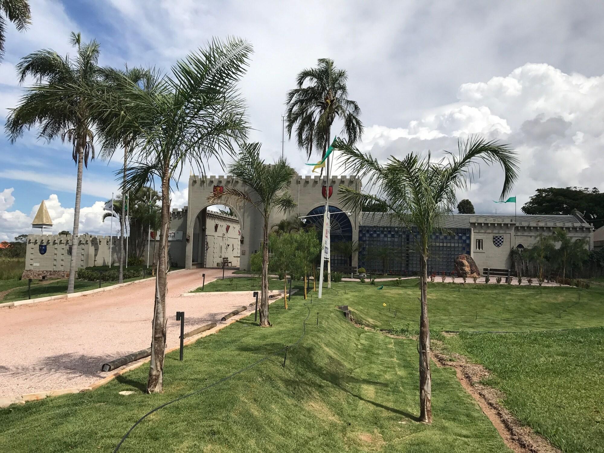 Vista Exterior Pousada Camelot