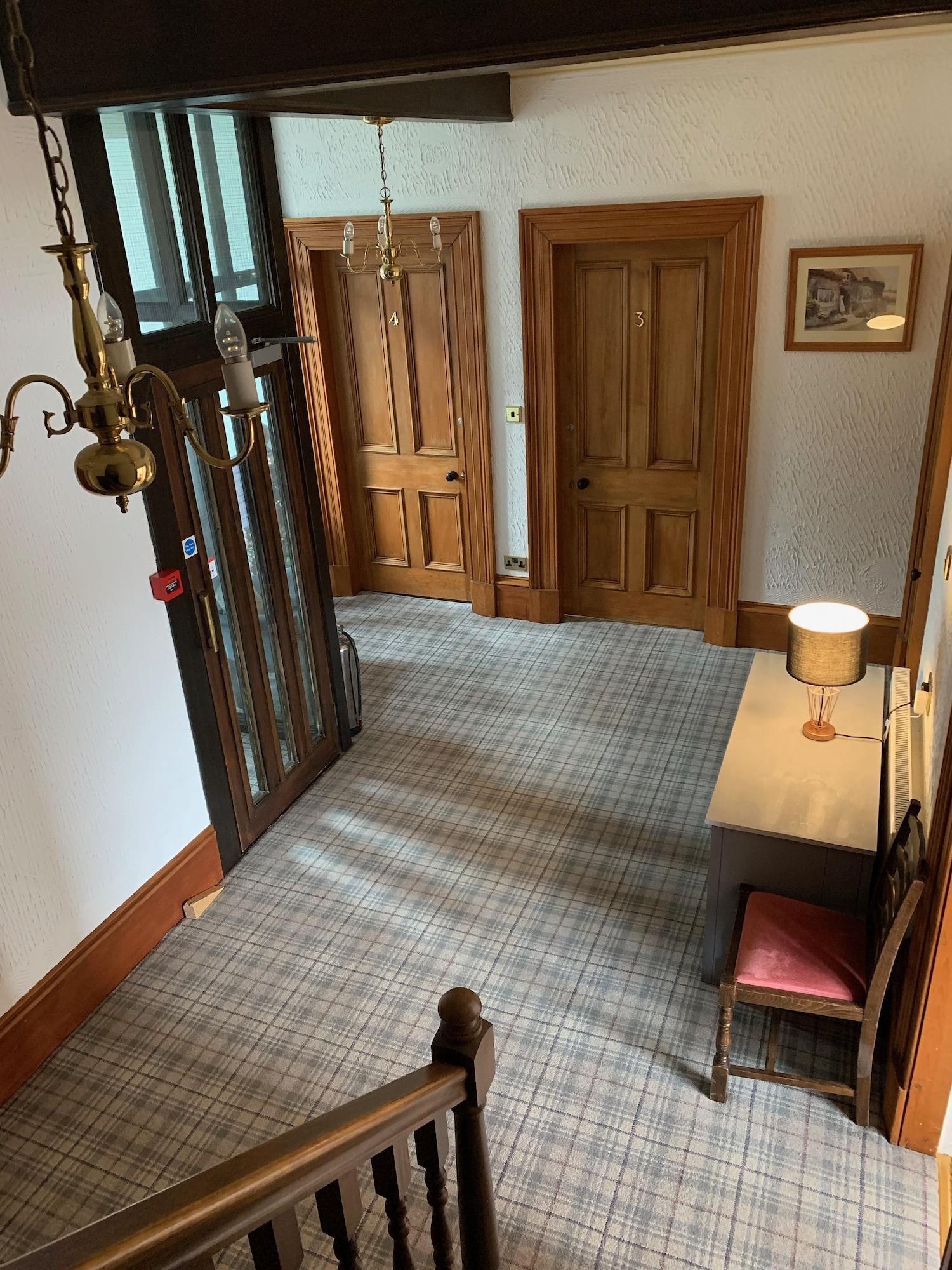Varios Ashburn House De Luxe B&B
