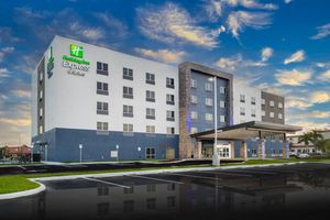 Alojamiento - Holiday Inn Express & Suites Fort Myers Airport by IHG
