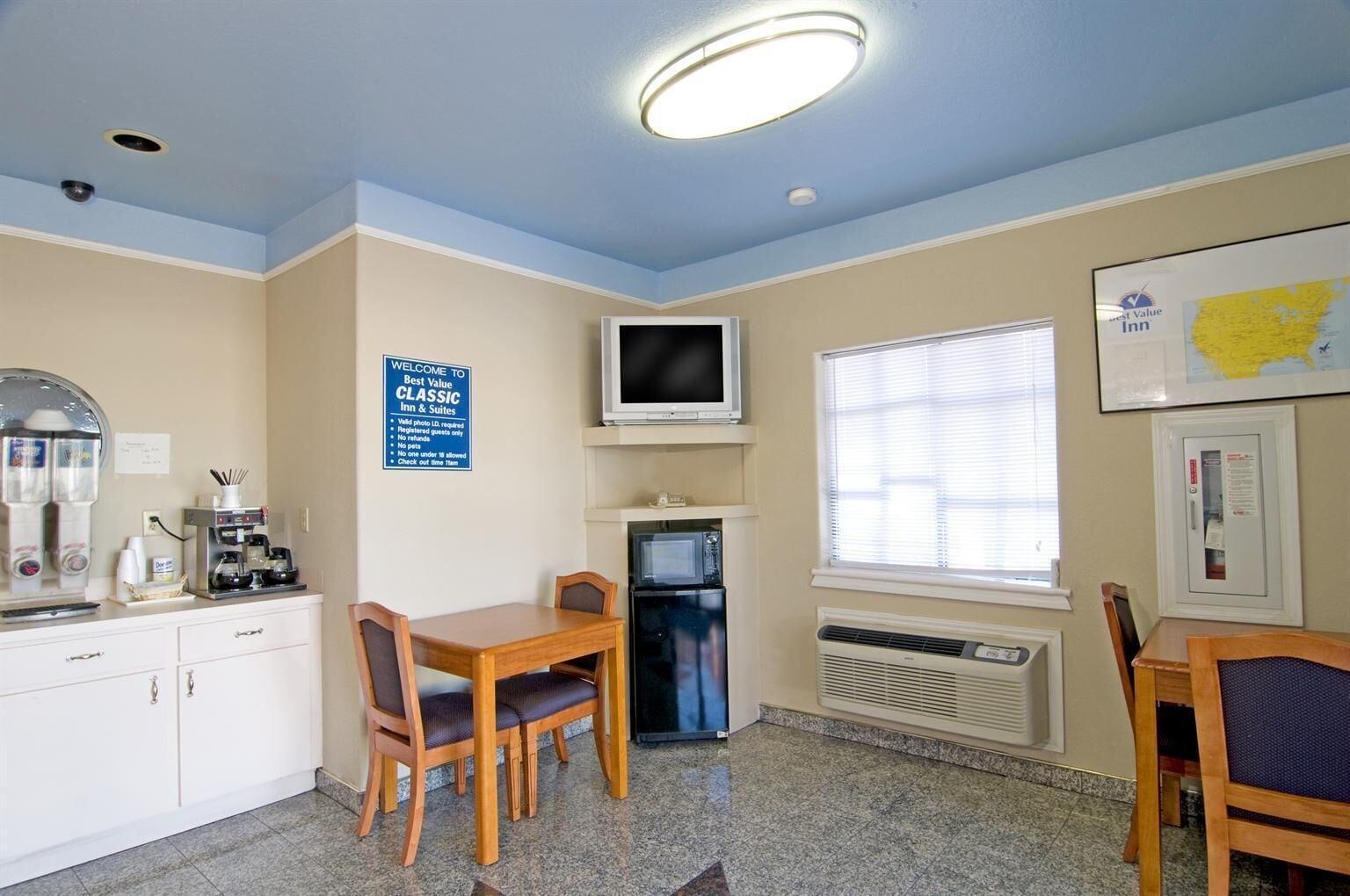 Vista Lobby Americas Best Value Inn & Suites Houston Downtown
