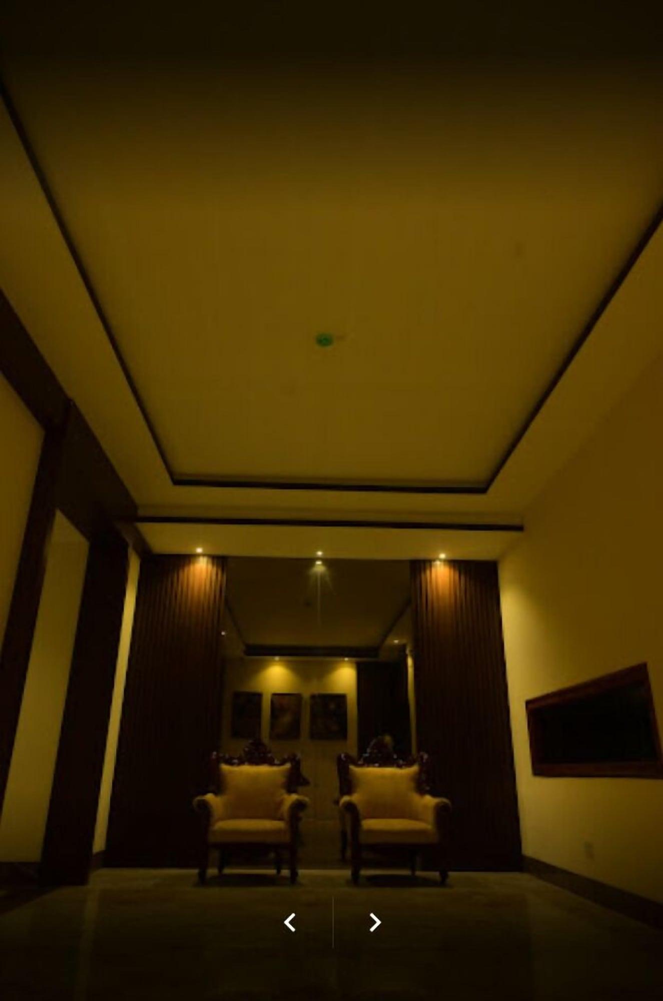 Vista Lobby LA GRANDE SUITE & BANQUET HALL