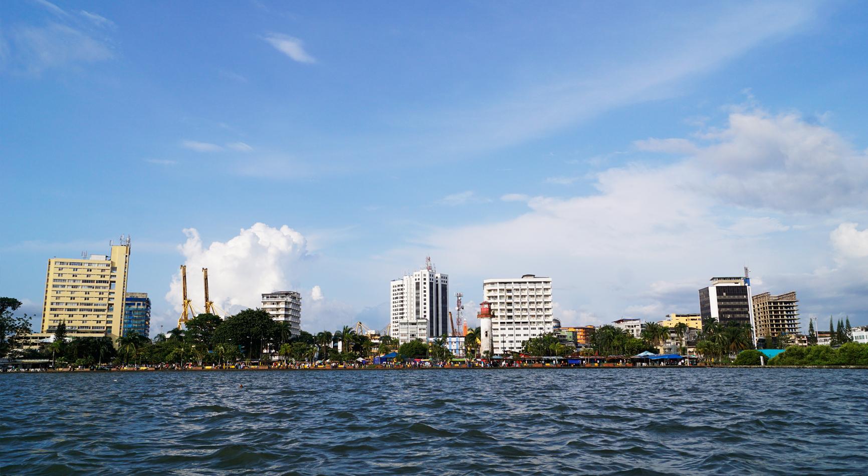 Vista Exterior Torre Mar