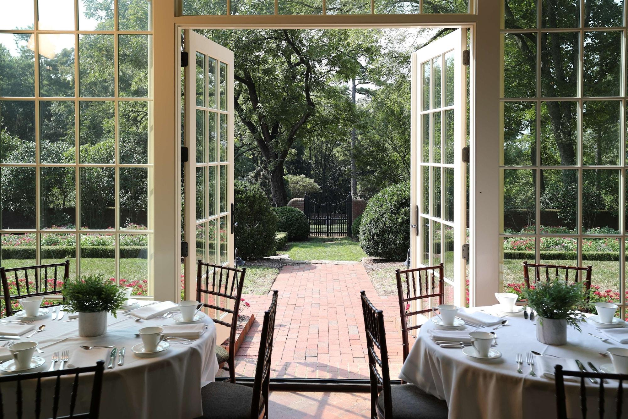 Restaurant Rizzo Center, a Destination by Hyatt Hotel