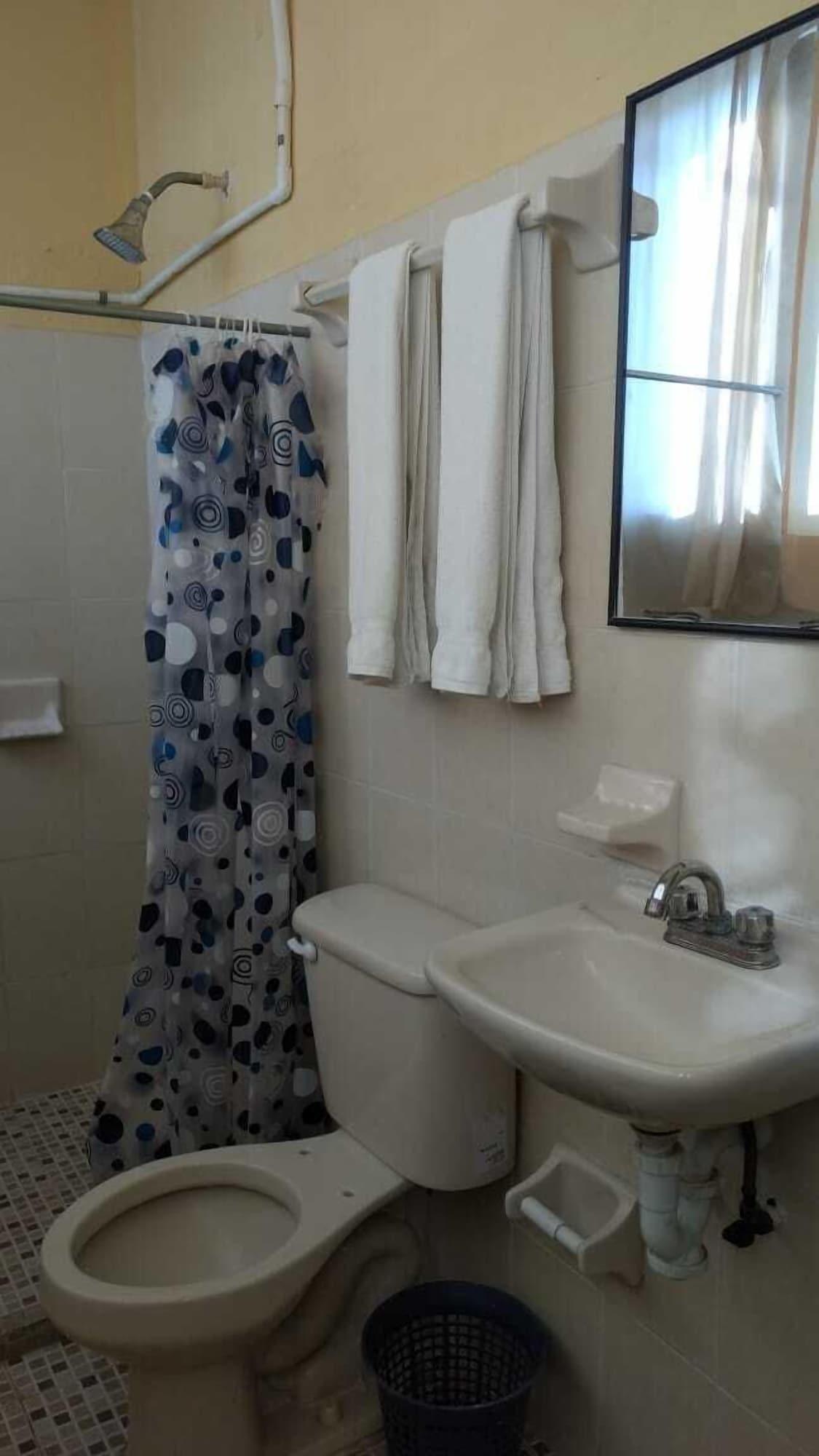 Equipamiento de Habitación Hotel La Avenida