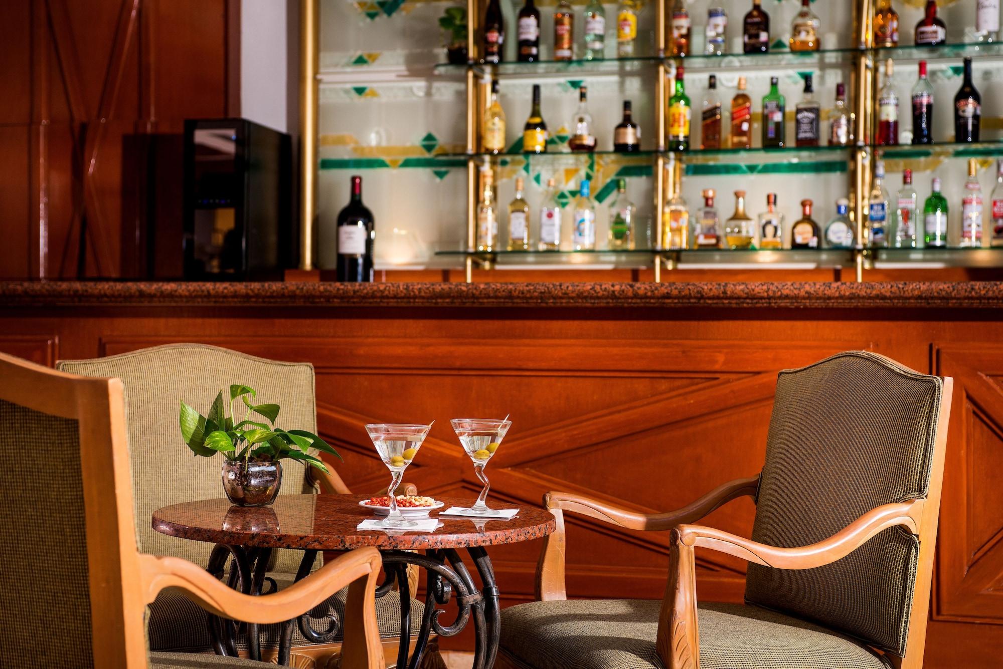 Bar/Salón Holiday Inn Merida by IHG