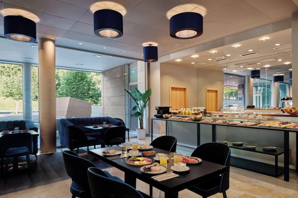 Bar/Salón Hotel Antik San Sebastian