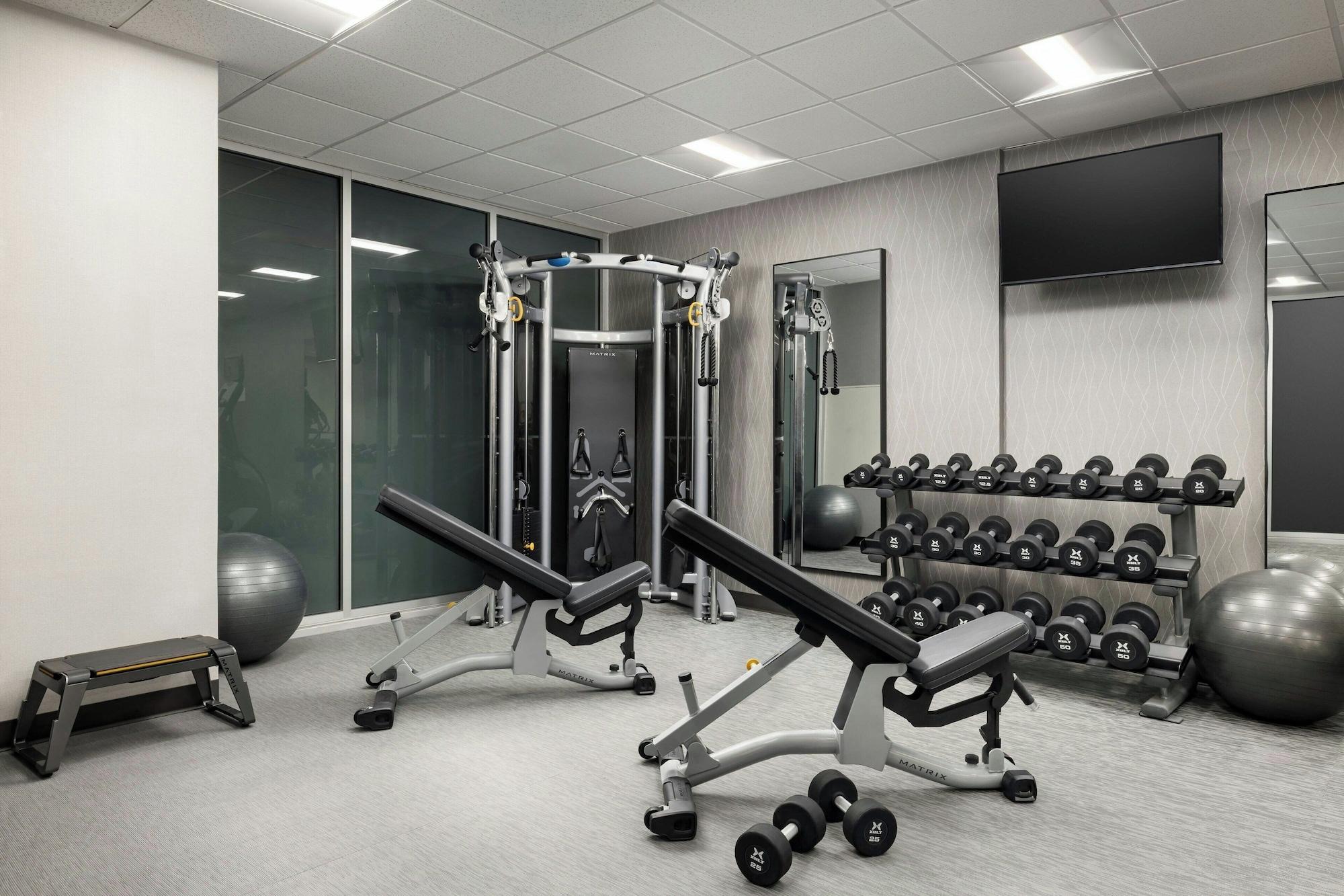 Gimnasio Courtyard by Marriott New York Manhattan/Upper East Side