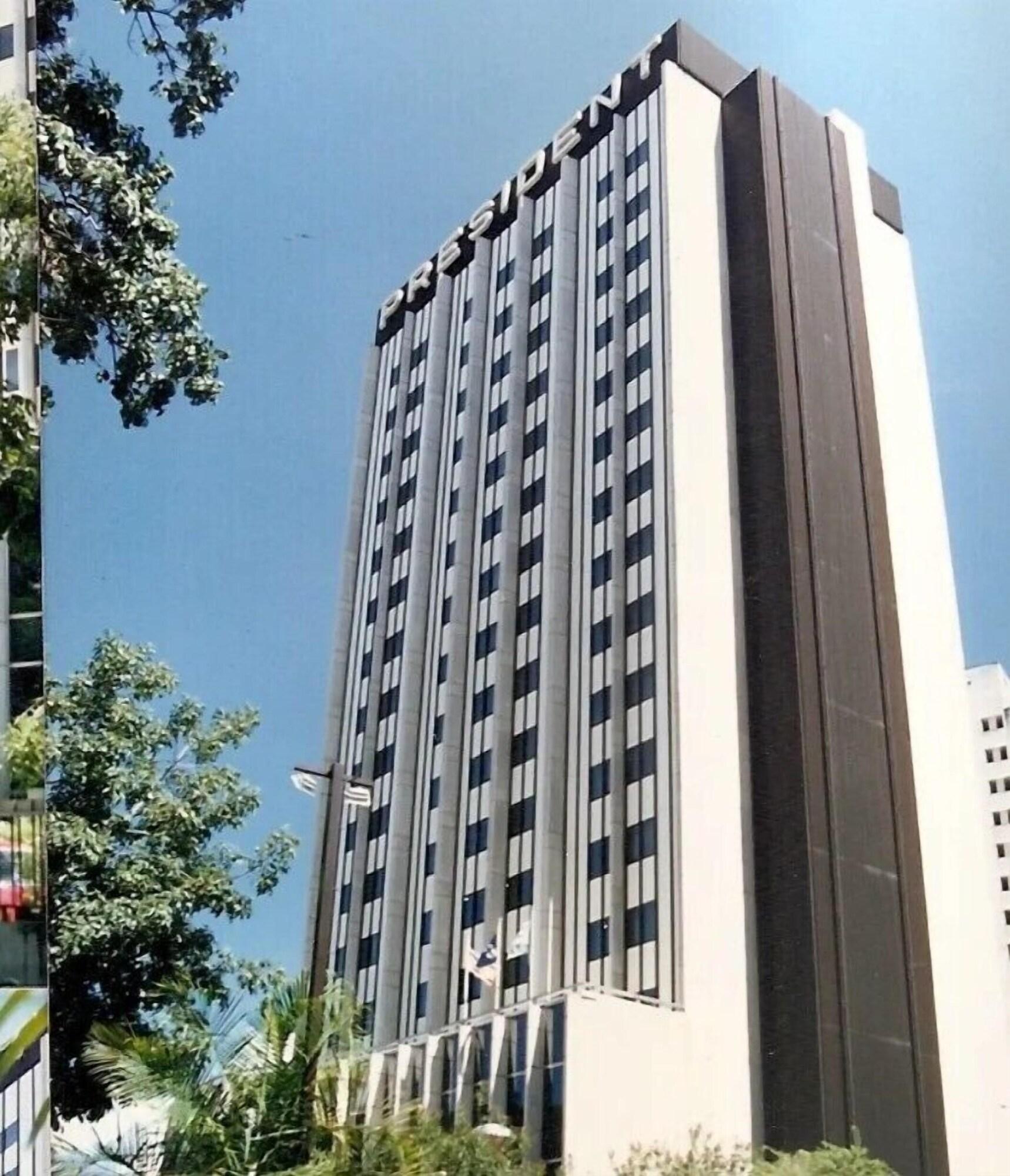 Varios Hotel President