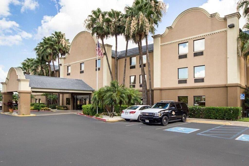 Varios Shary Inn and Suites