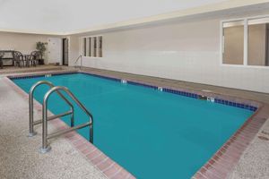 Alojamiento - Days Inn by Wyndham near Kansas Speedway