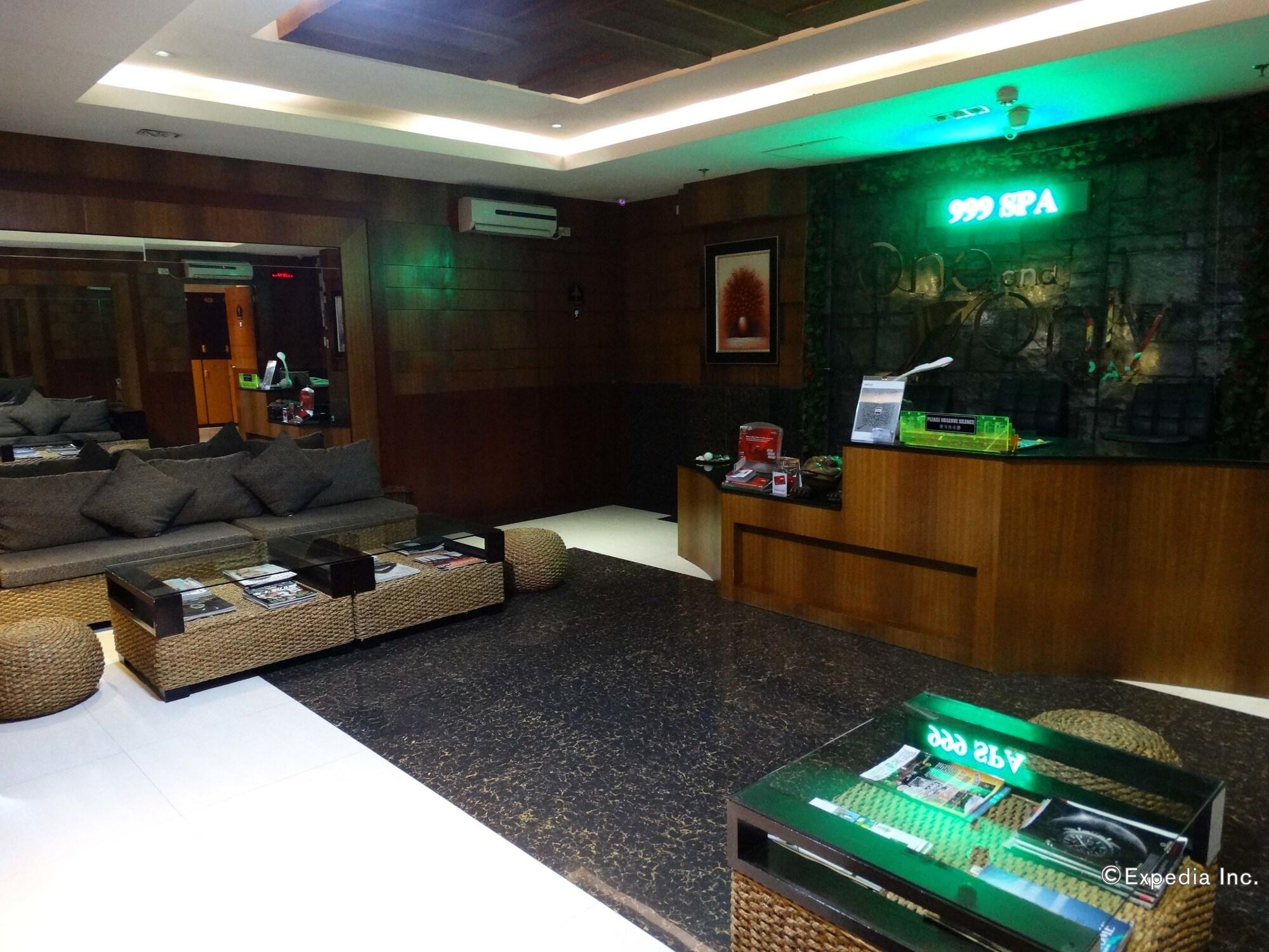 Vista Lobby Lido De Paris Hotel