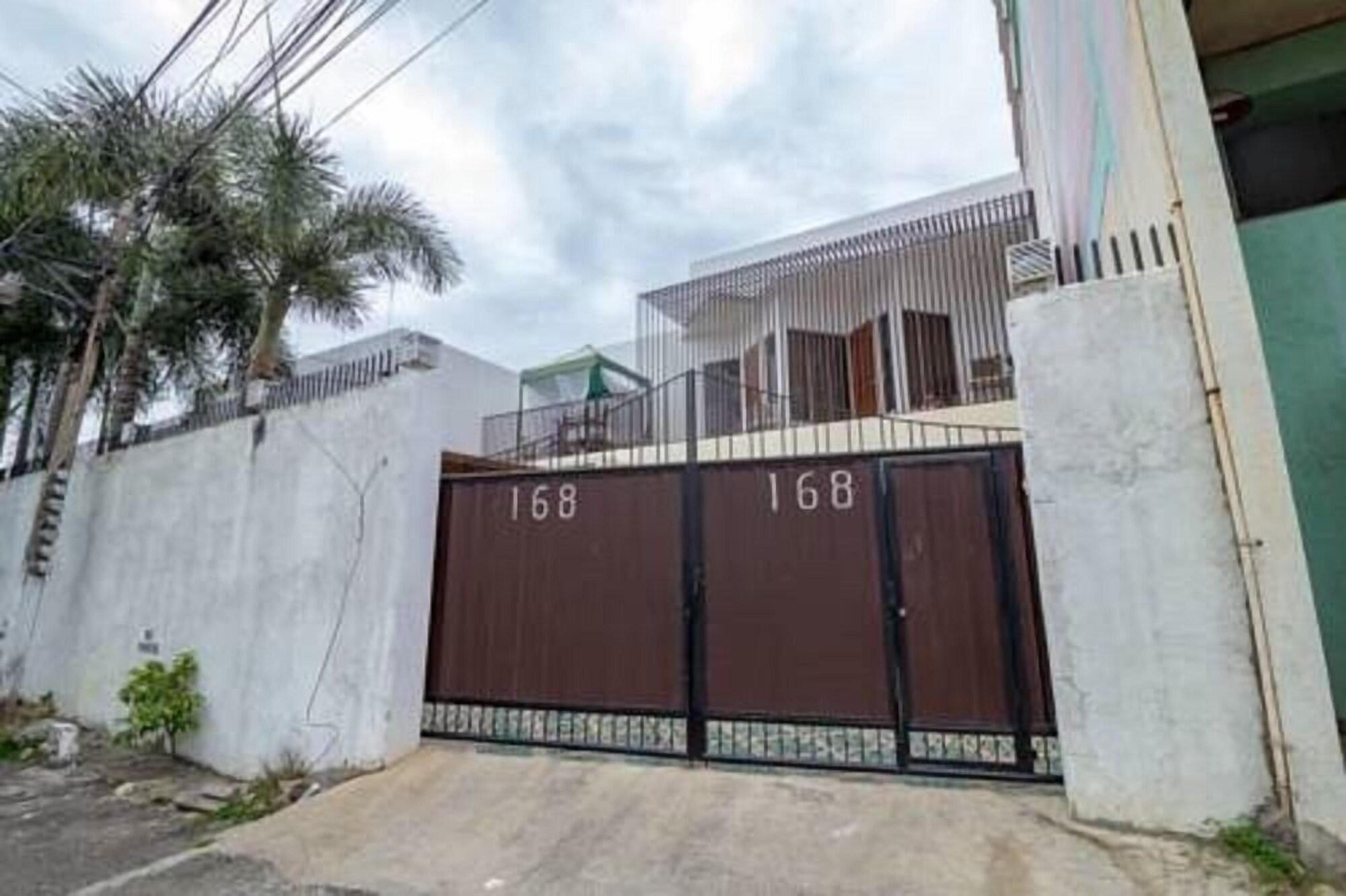 Vista Exterior U Feel Home